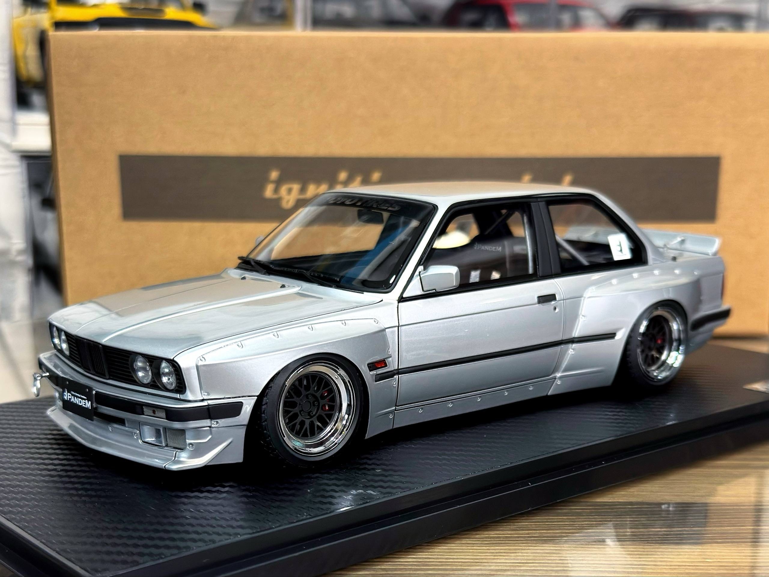 IG3716 Ignition Model PANDEM BMW 30 Silver 1:18