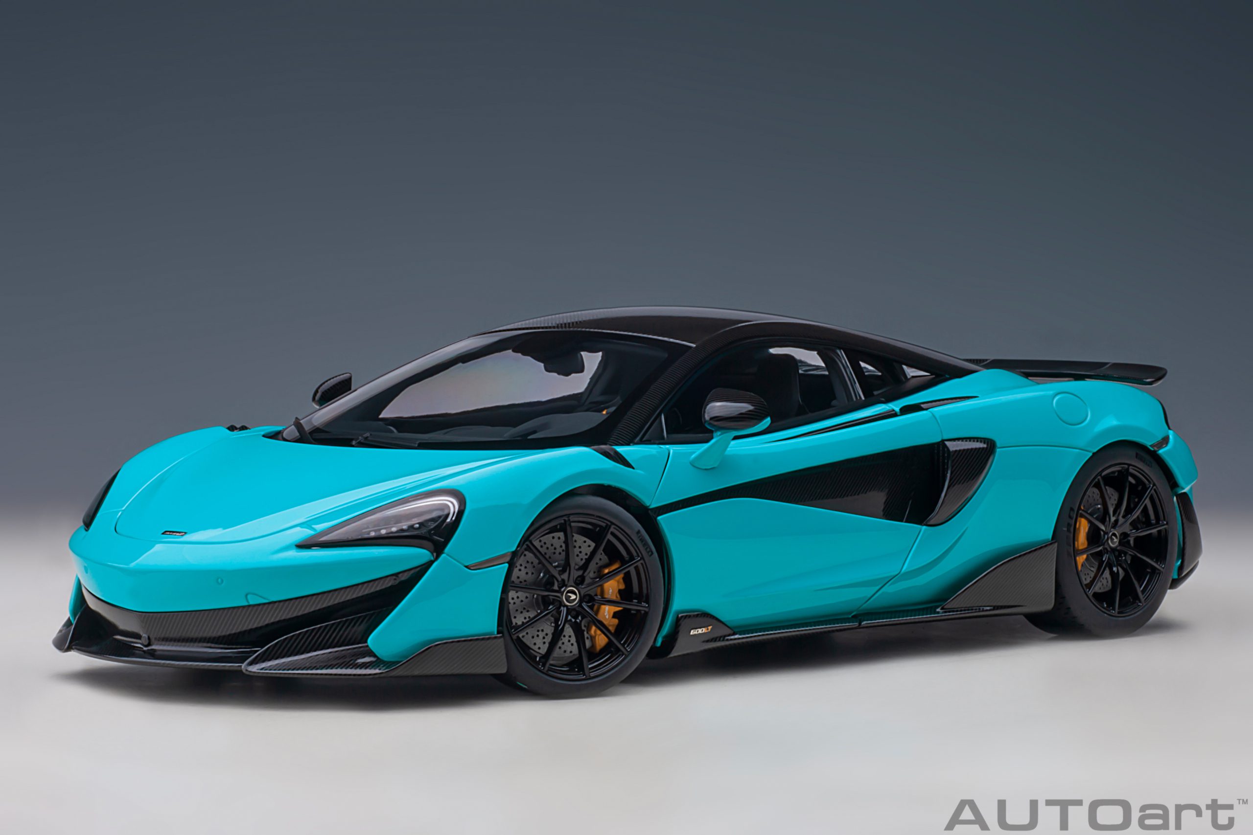 76083 AUTOart McLaren 600LT Fistral Blue 1:18