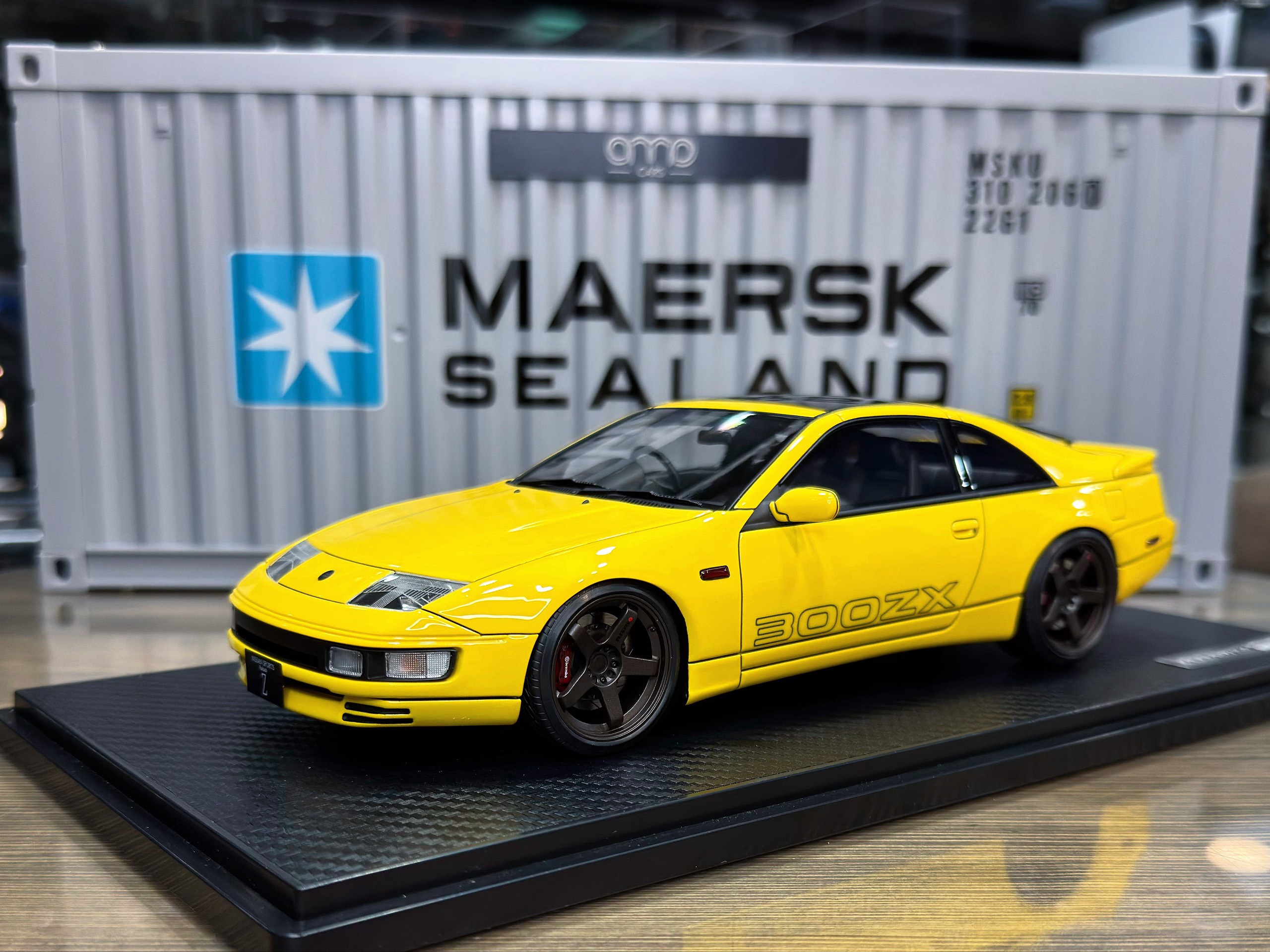 IG3423 Ignition Model Nissan Fairlady Z (Z32) 2by2 Yellow 1:18