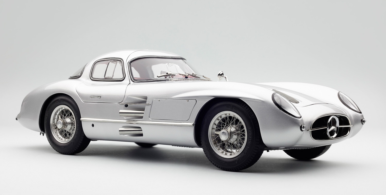M-076 CMC Mercedes-Benz 300 SLR Coupé 1955 Red Interior Silver 1:18