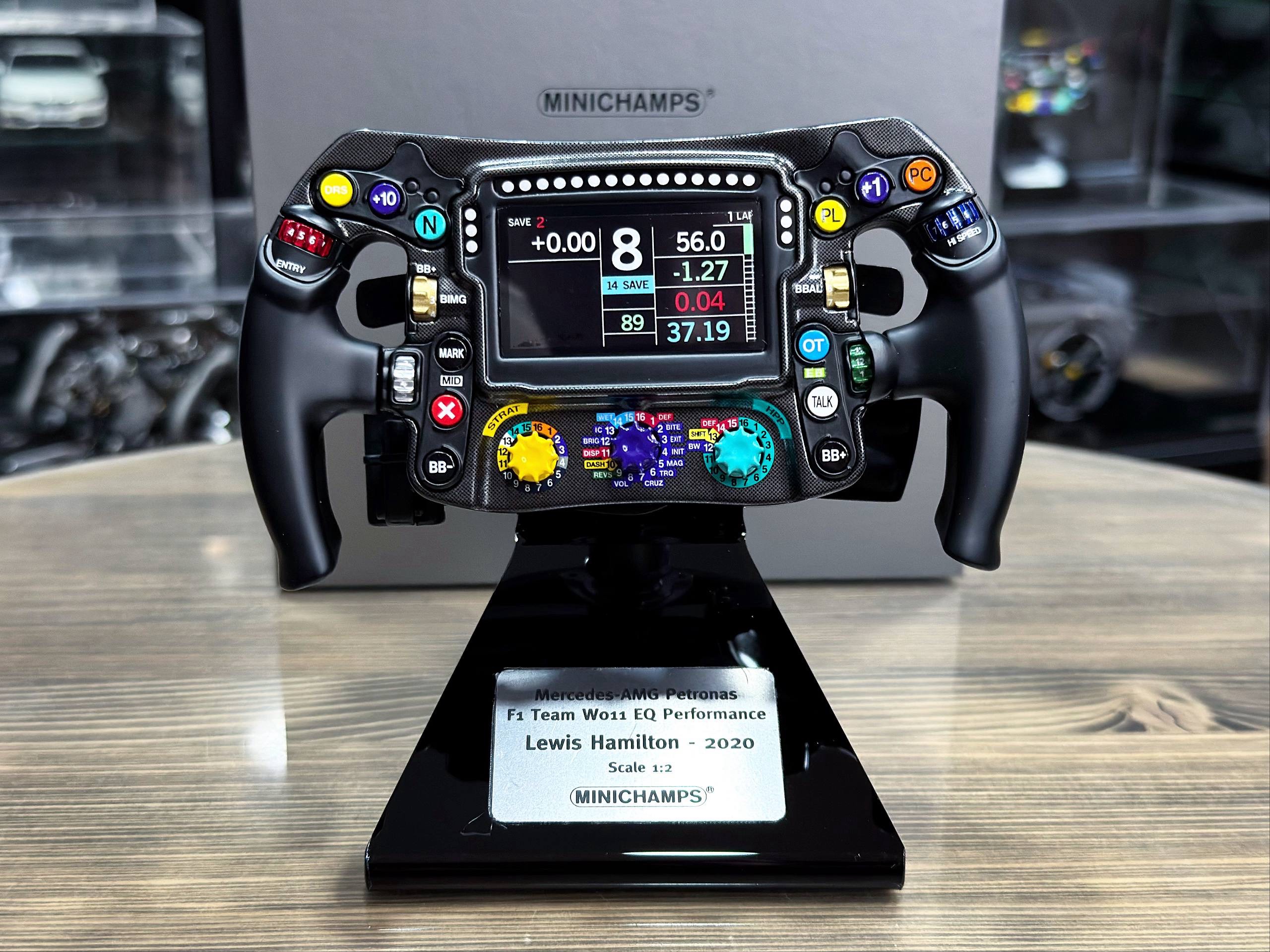 247200044 Minichamps Steering Wheel Mercedes AMG Petronas F1 Team W11 EQ Perfomance Lewis Hamilton 2020 World Champion 1:2