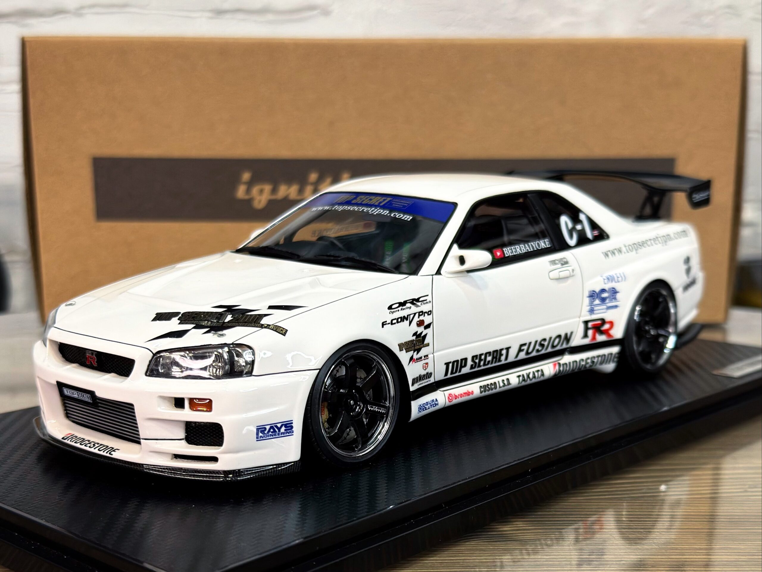IG3849 Ignition Model TOP SECRET Nissan Skyline 34GT-R (BNR34) White 1:18