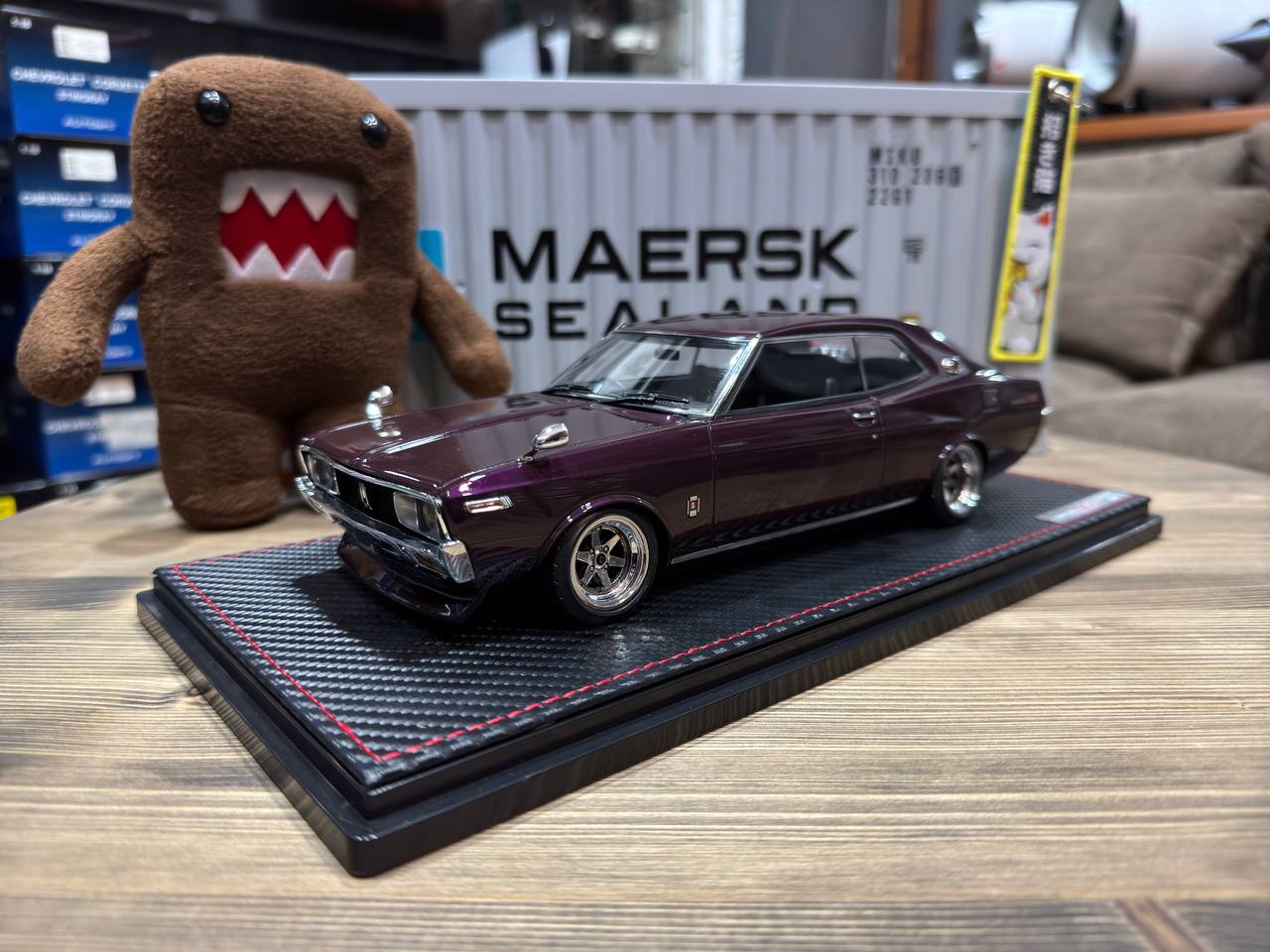 IG3039 Ignition Model Nissan Laurel 2000SGX (C130) Purple 1:18