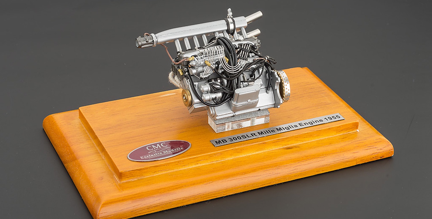 M-120 CMC Mercedes-Benz 300 SLR Engine 1955 (With Showcase) 1:12