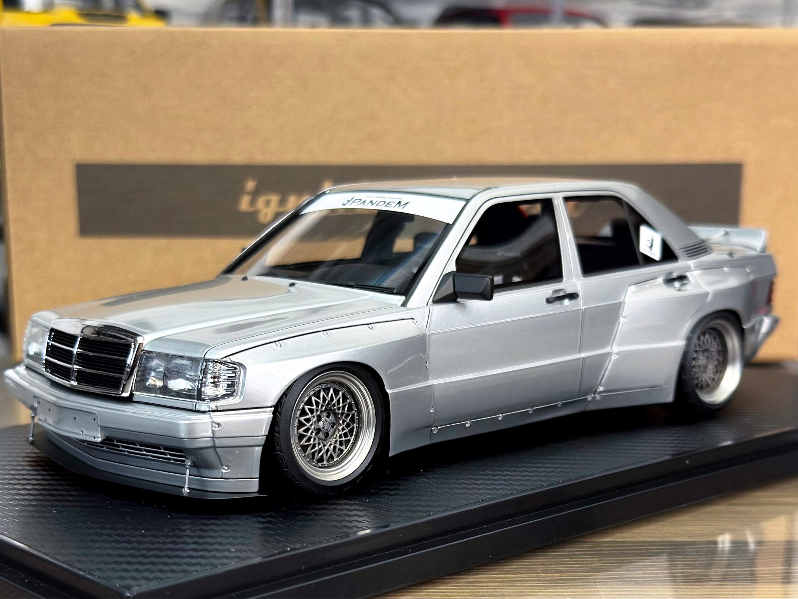 IG3768 Ignition Model PANDEM Mercedes Benz 190 Silver 1:18