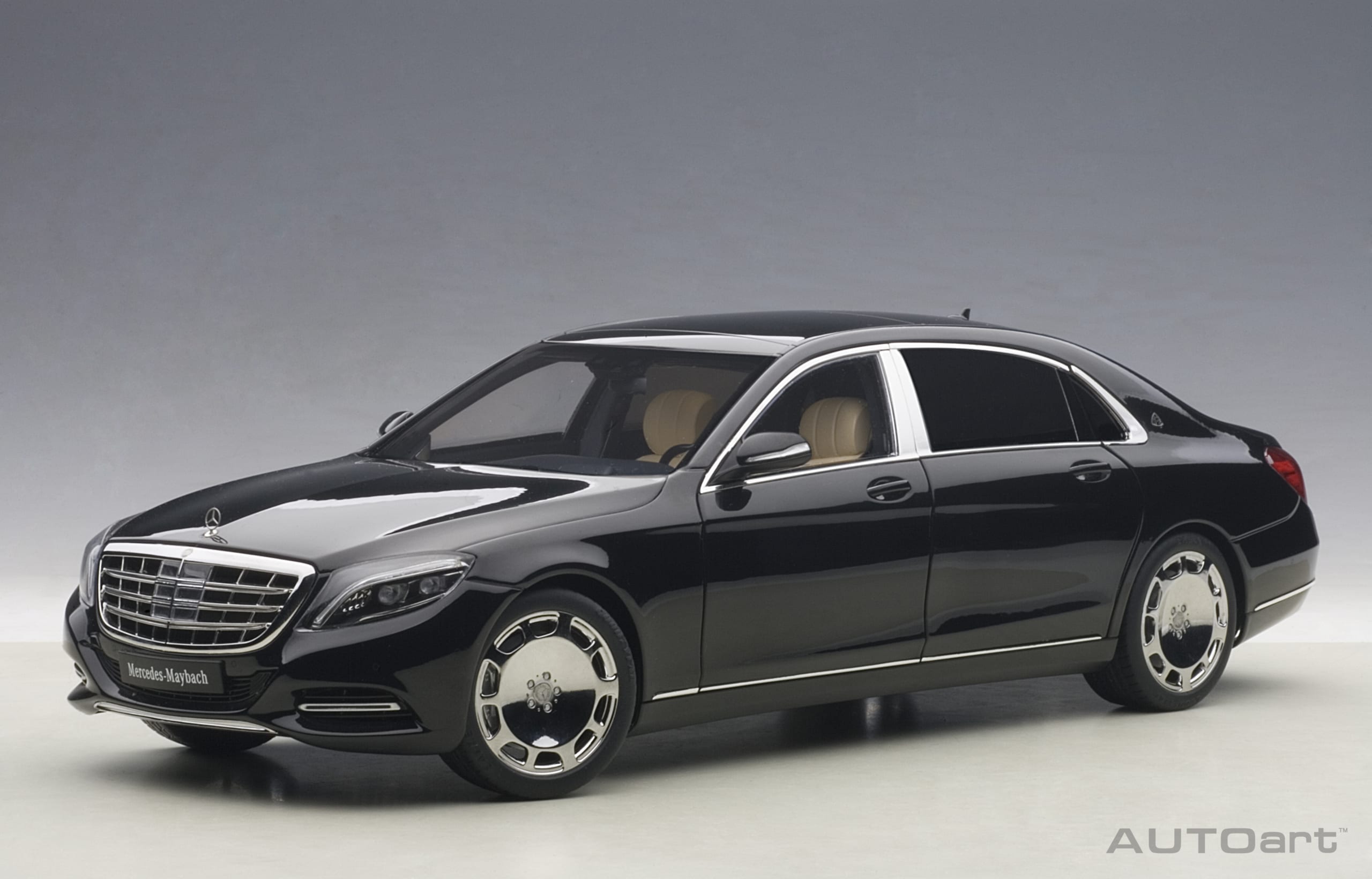 76293 AUTOart Mercedes Maybach S-Klasse S600 SWB Black 1:18