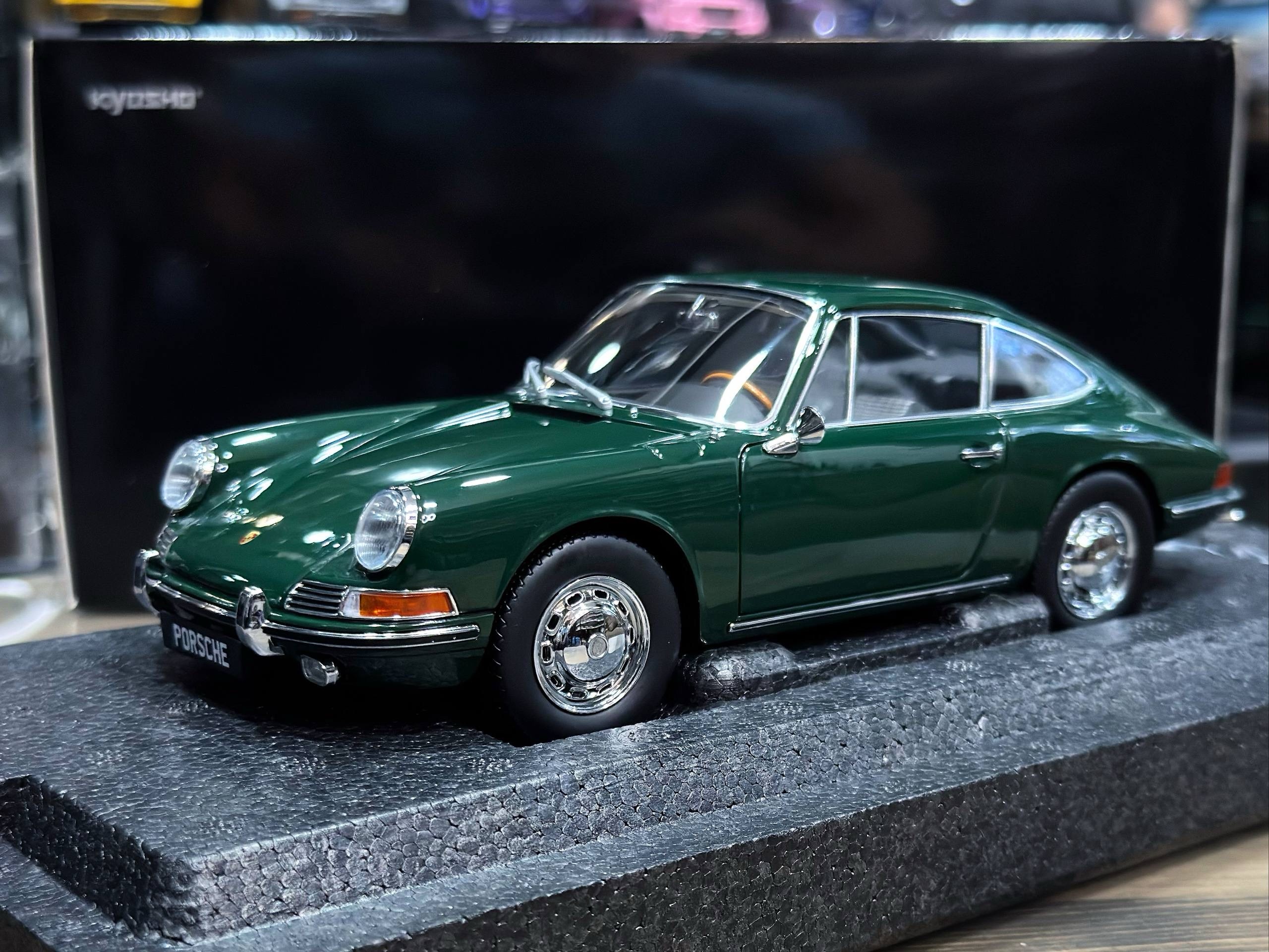 08969G Kyosho Porsche 911 (901) 1964 Irish Green 1:18