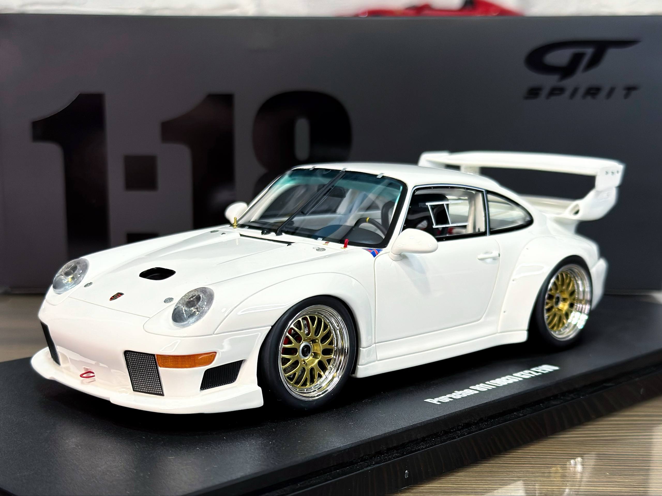 GT532 GT Spirit Porsche 911 (993) GT2 EVO Coupe 1995 White 1:18