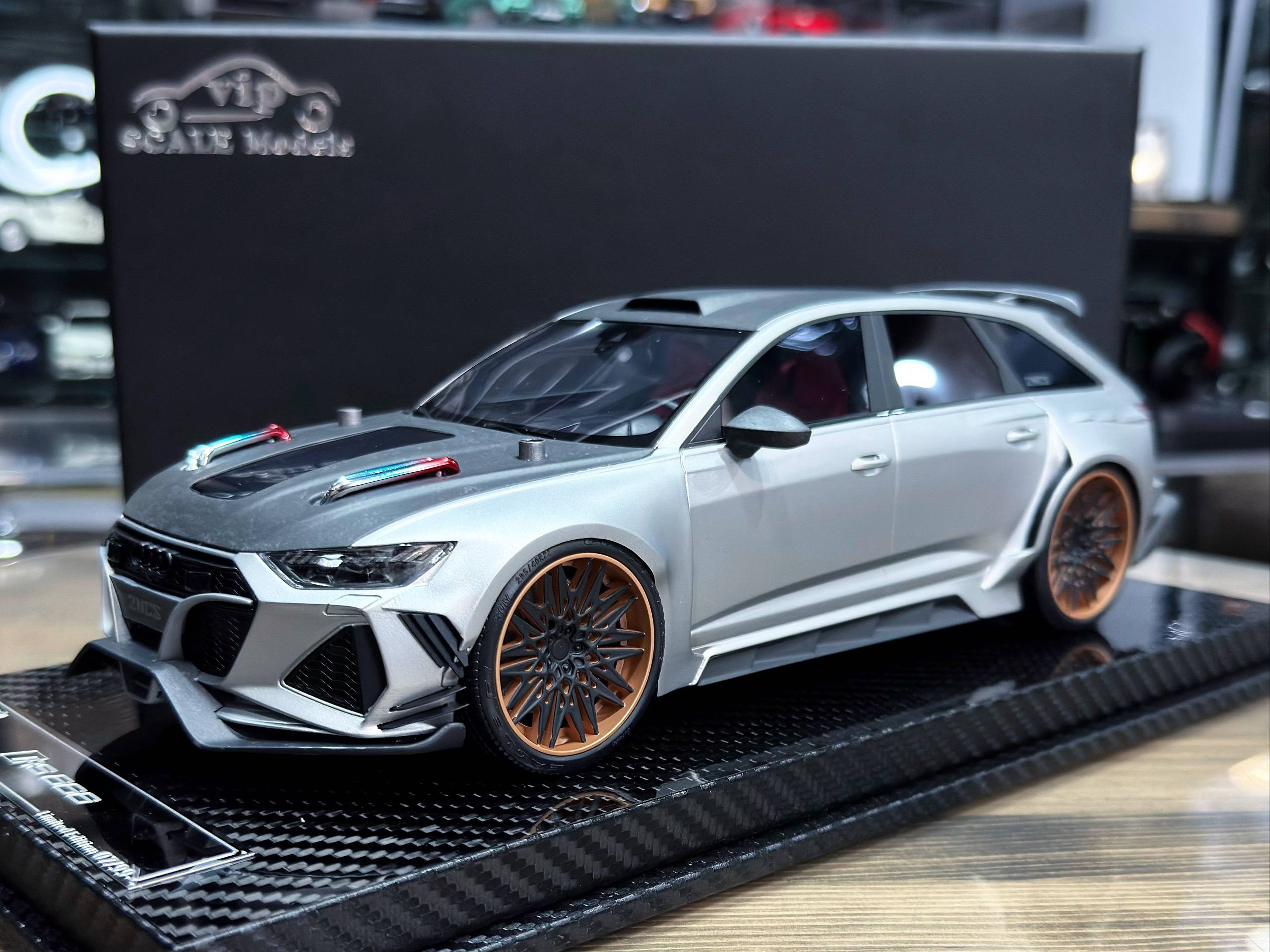 18046-1 VIP Models Audi RS6 Grey 1:18