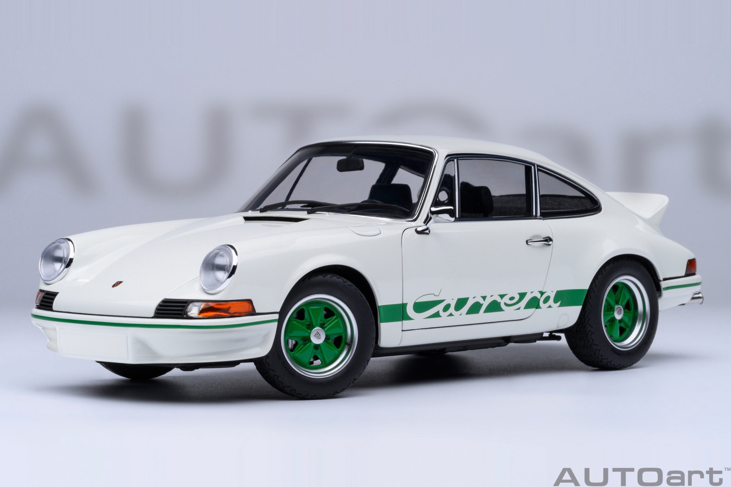 78031 AUTOart Porsche 911 Carrera 2.7 RS Grand Prix White/Green stripes 1:18