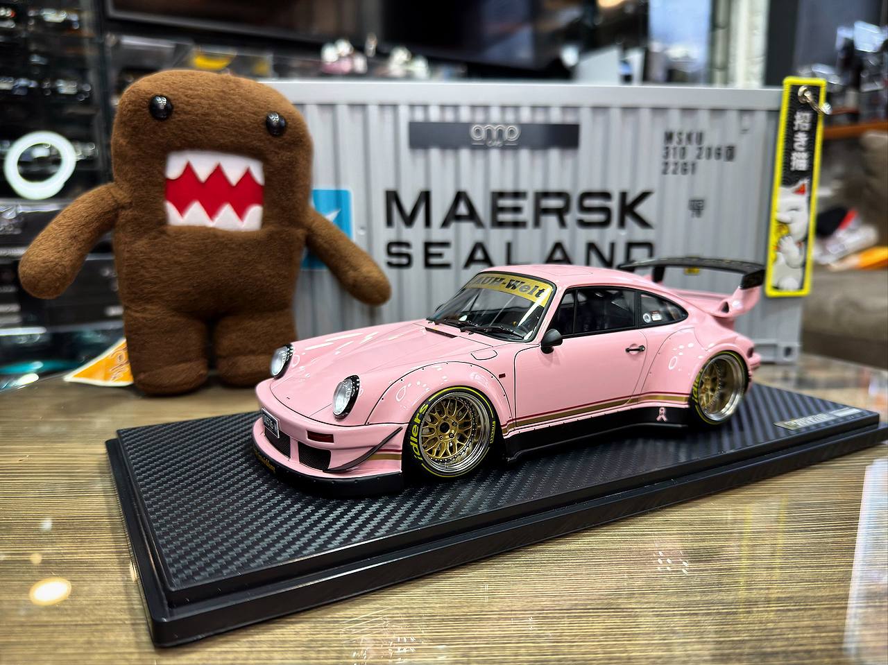 IG3620 Ignition Model RWB 930 Pink 1:18