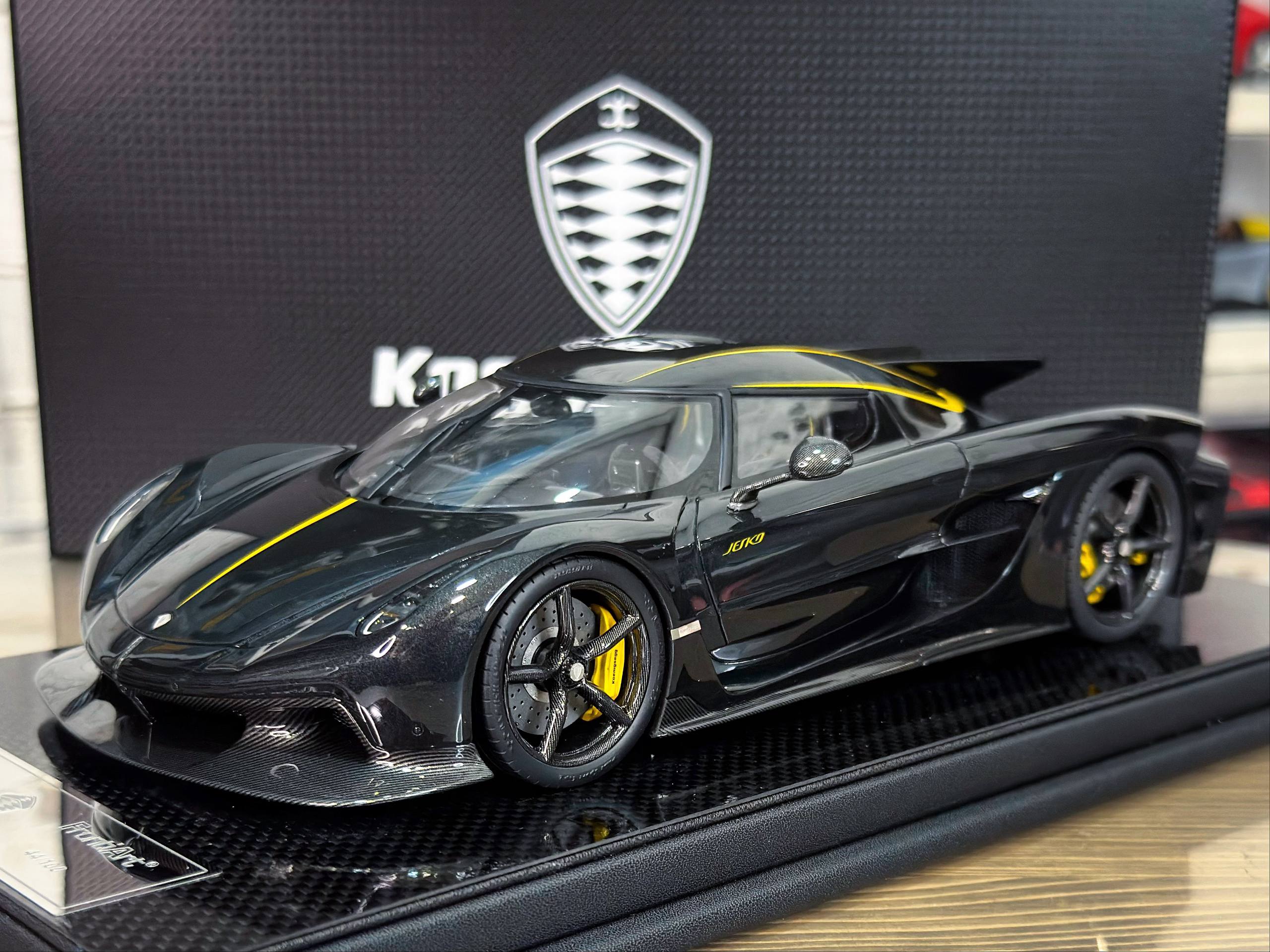 F184-197 FrontiArt Koenigsegg Jesko Absolut Anthracite 1:18