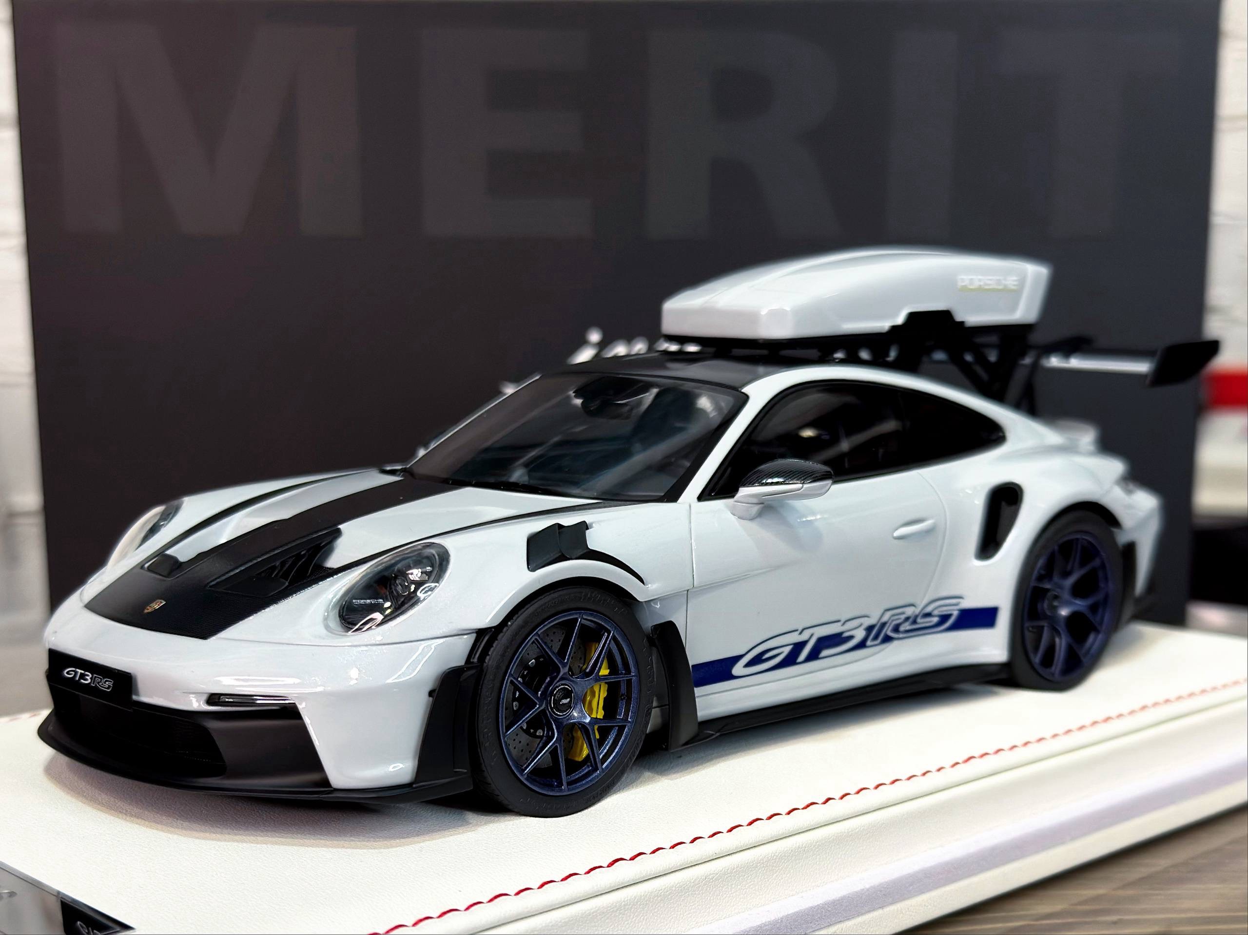 AB633 IVY Merit Porsche 911 (992) GT3 RS Luggage Ice Grey Metallic/Blue Livery with Blue Wheels 1:18