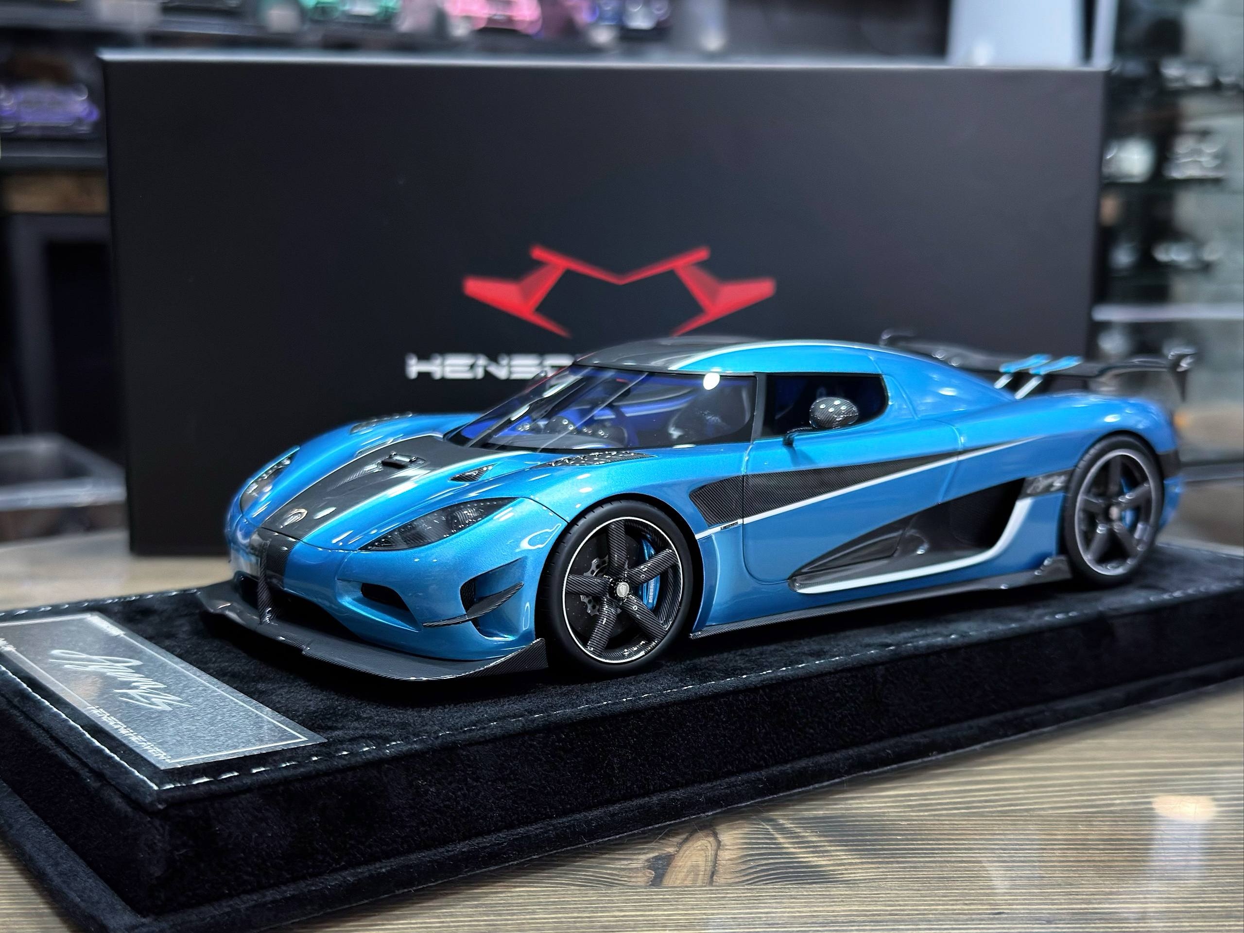 Henson & Heaven Koenigsegg Agera RS Medusa Blue 1:18