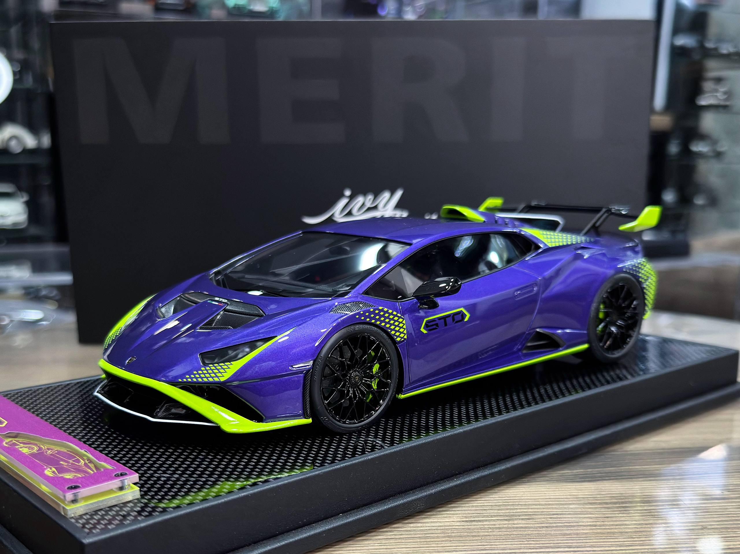 IV1804VT2 IVY Merit Lamborghini Huracan STO Viola Pasifae/Verde Aries 1:18