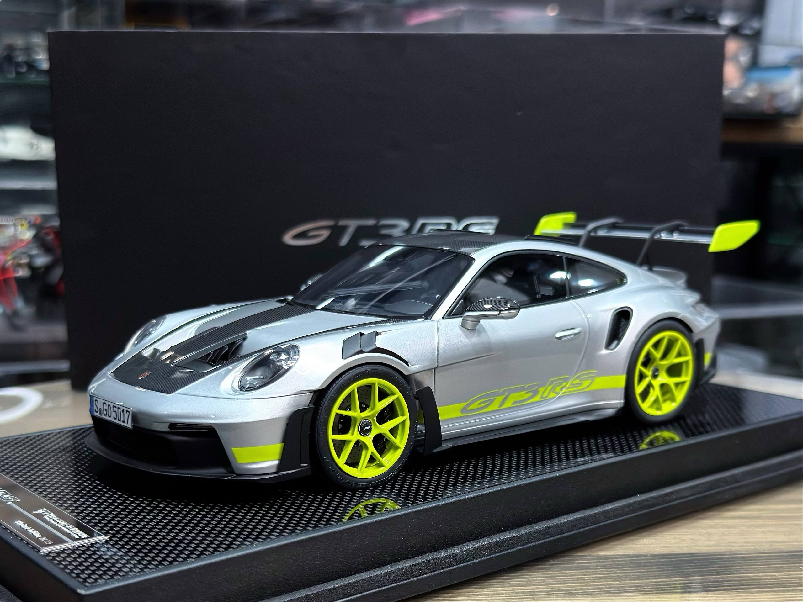 TP1809GSM Timothy & Pierre Porsche 911 (992.1) GT3RS Weissach Package GT Silver Metallic 1:18