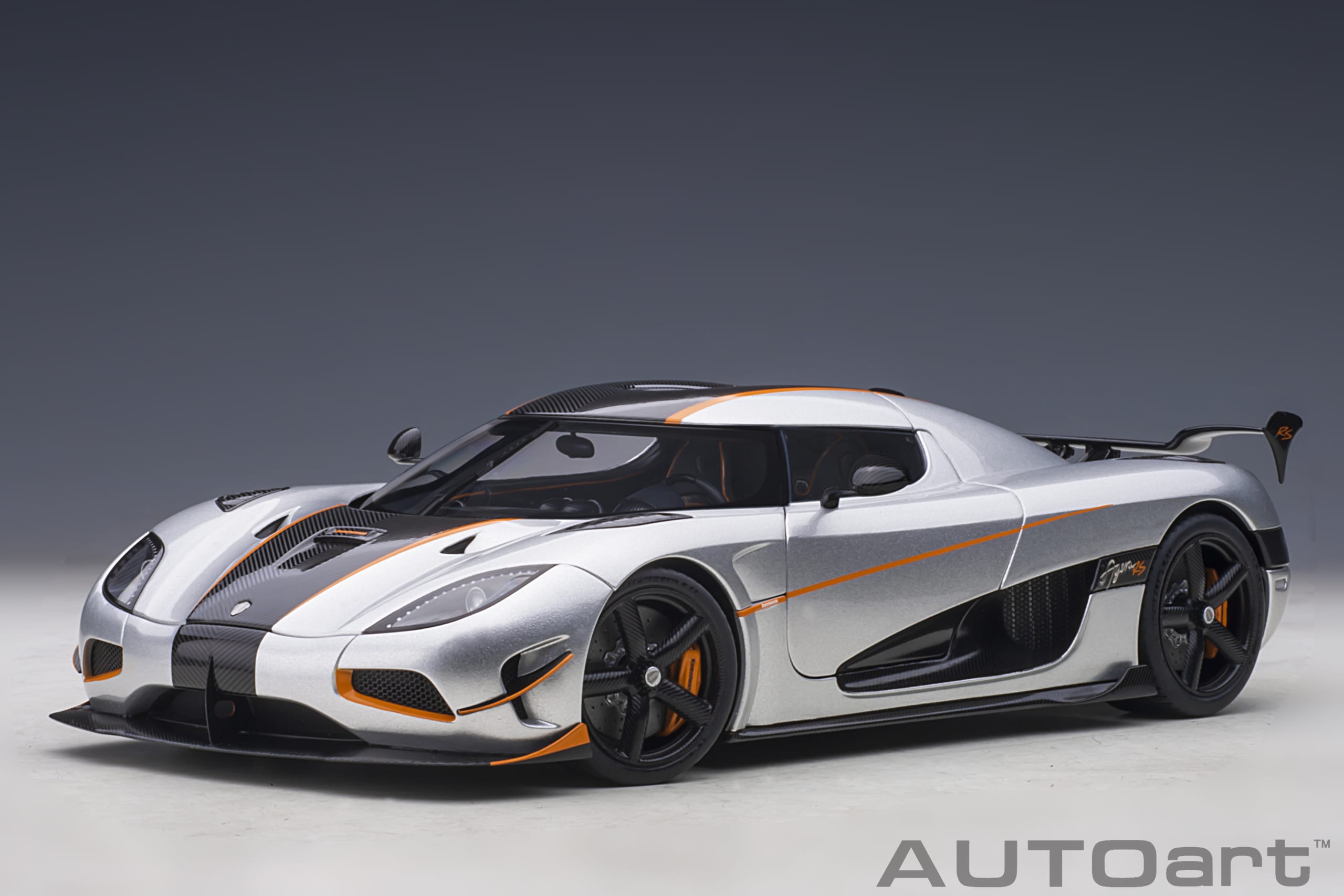 79024 AUTOart Koenigsegg Agera RS 2015 Moon silver/Carbon/Orange accents 1:18