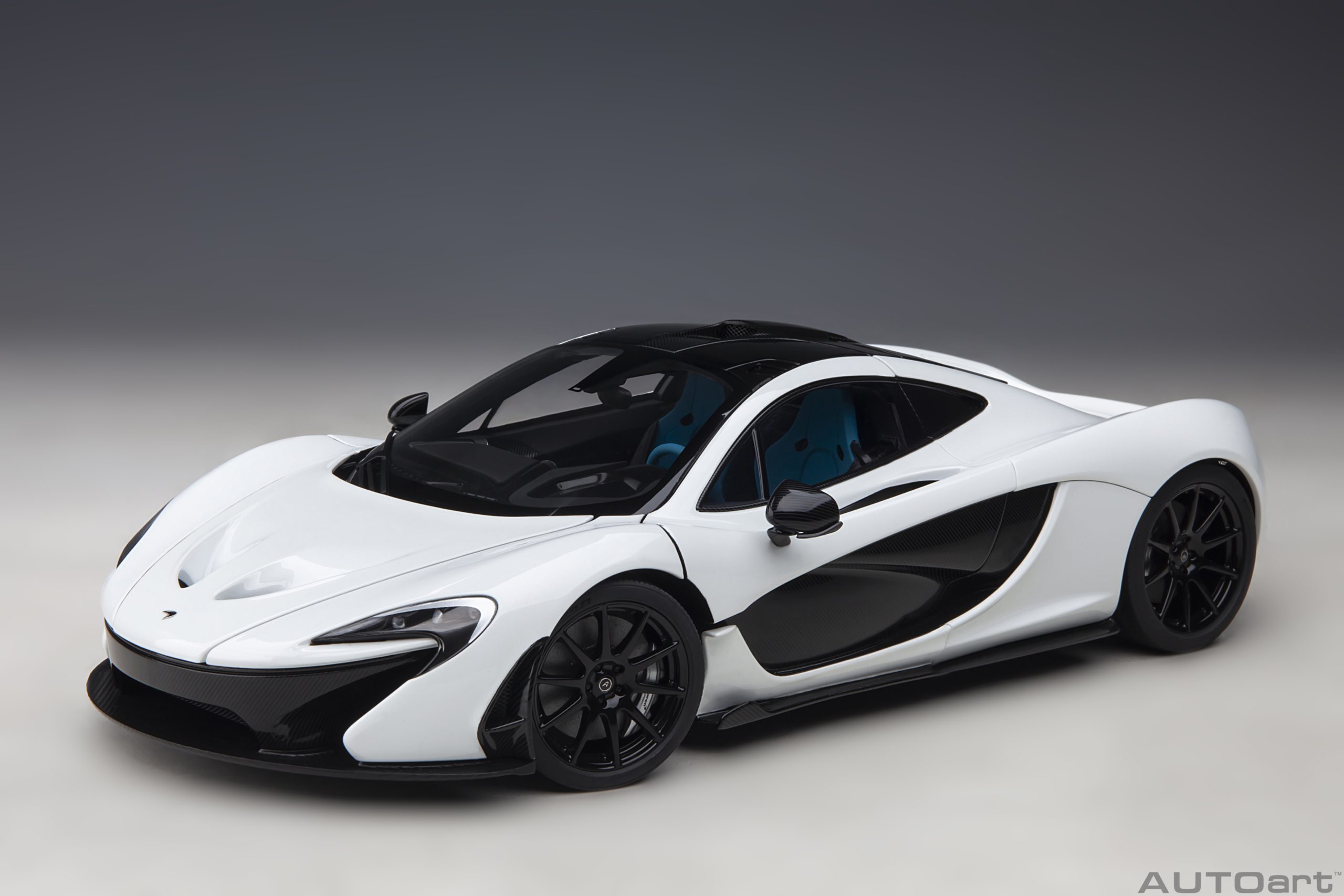 76066 Autoar McLaren P1 1:18