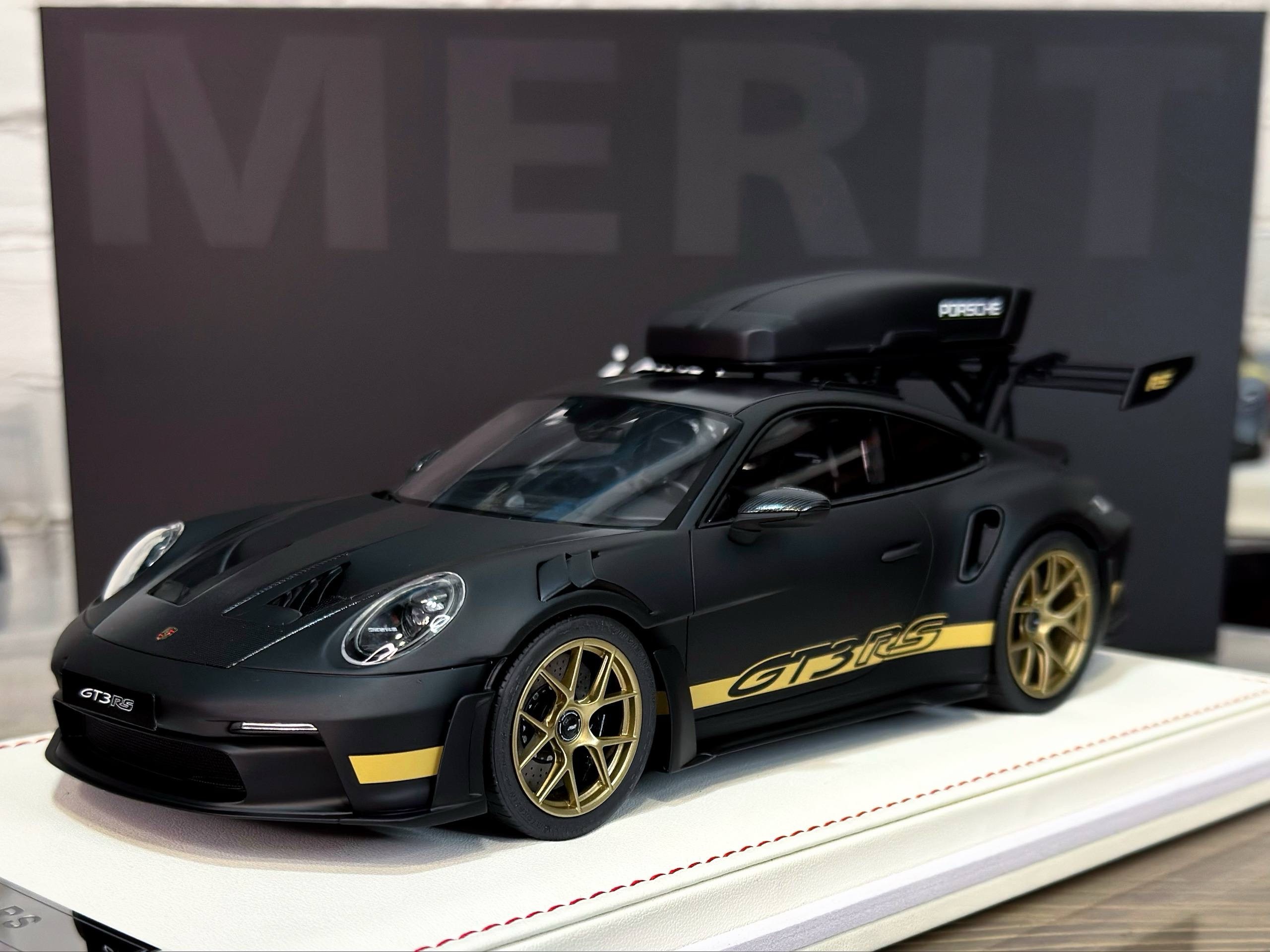 AB630 IVY Merit Porsche 911 (992) GT3 RS Luggage Matt Black/Gold Livery with Gold Wheels 1:18