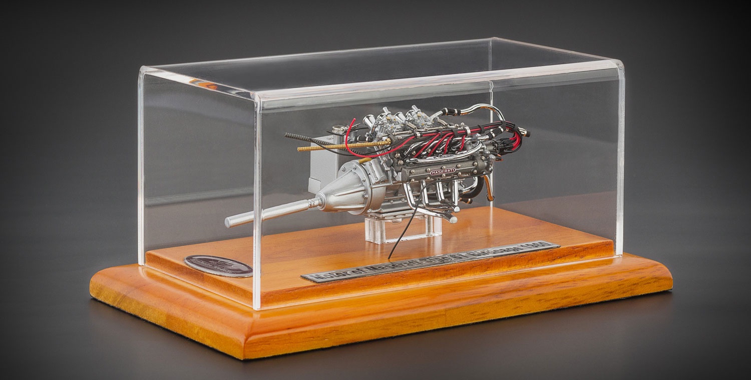 M-126 CMC Maserati Birdcage Tipo 61 Engine (With Showcase) 1:12