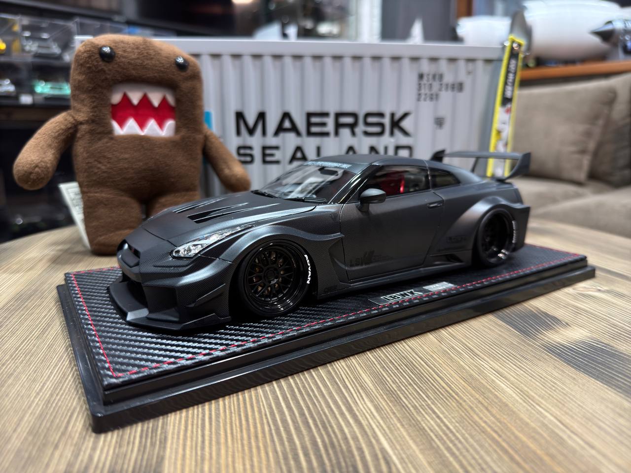 IG3142 Ignition Model Nissan LB-Silhouette WORKS GT Nissan 35GT-RR Carbon Ver. TAS 2020 1:18