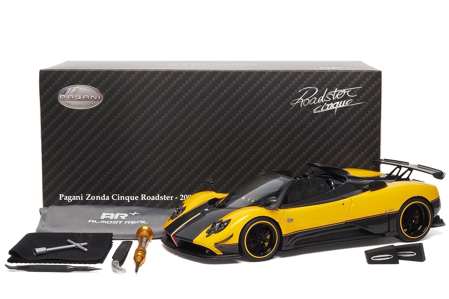 ALM856131 Almost Real Pagani Zonda Cinque Roadster 2009 Giallo Ginevra 1:18