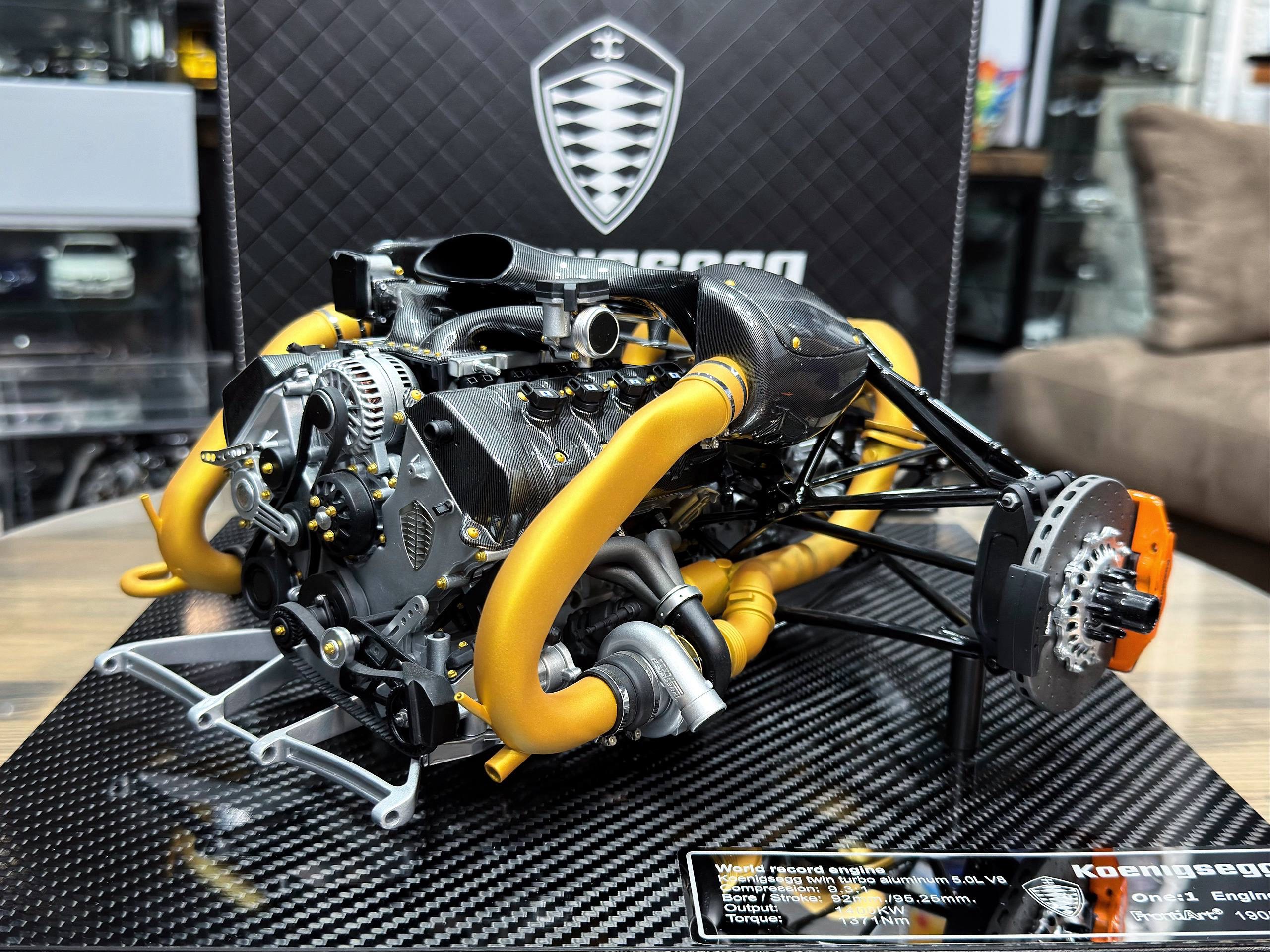 F043 FrontiArt Engine Koenigsegg One:1 1:6