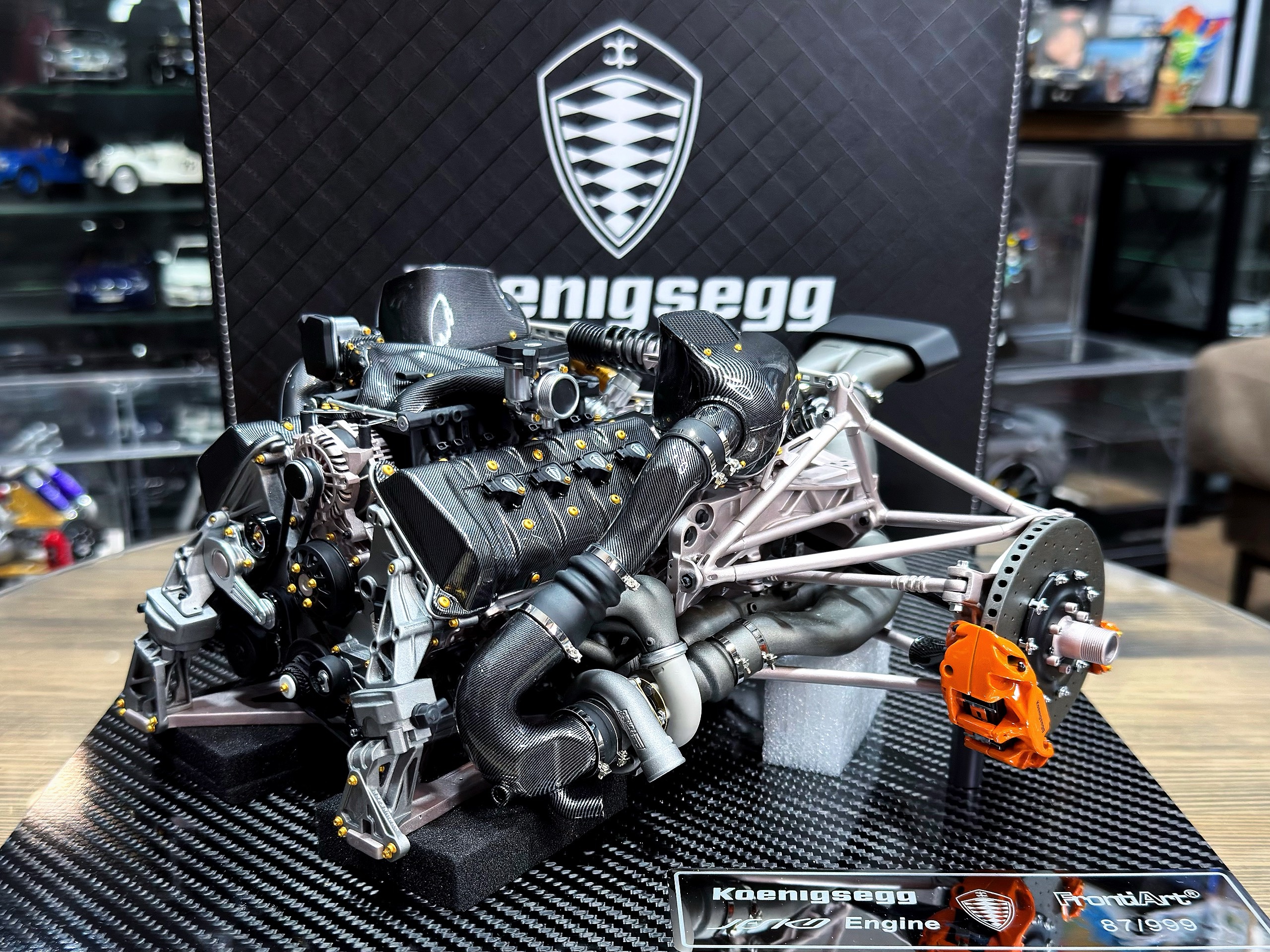 F095 FrontiArt Engine Koenigsegg Jesko 1:6