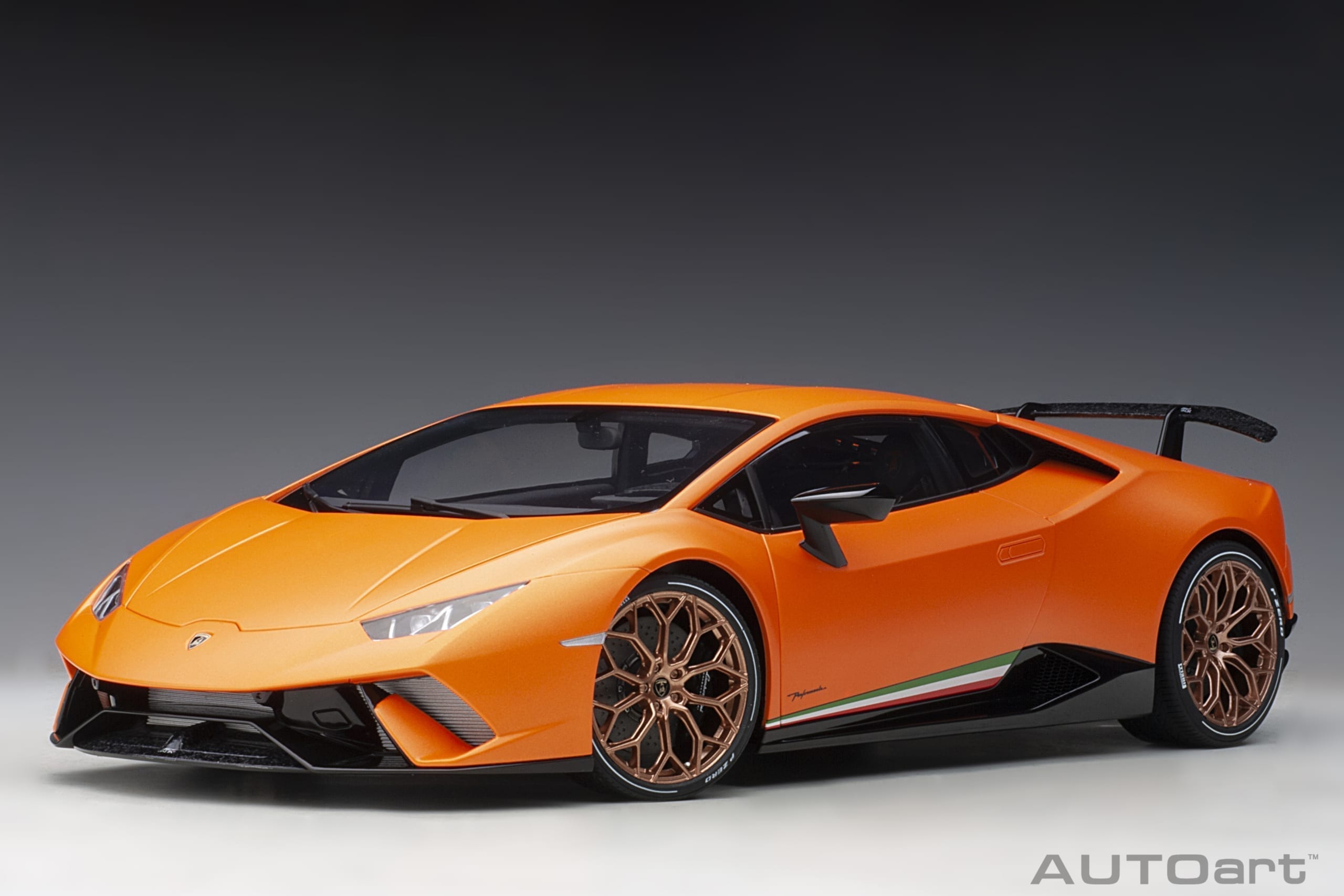 12076 AUTOart Lamborghini Huracan Perfomante Orange 2017 1:12