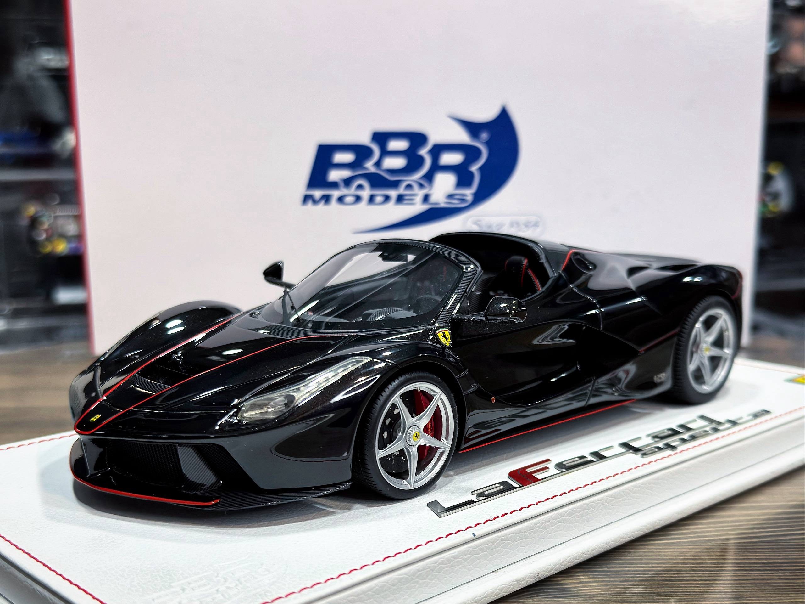 P18135A BBR Models La Ferrari Aperta Black Daytona 1:18