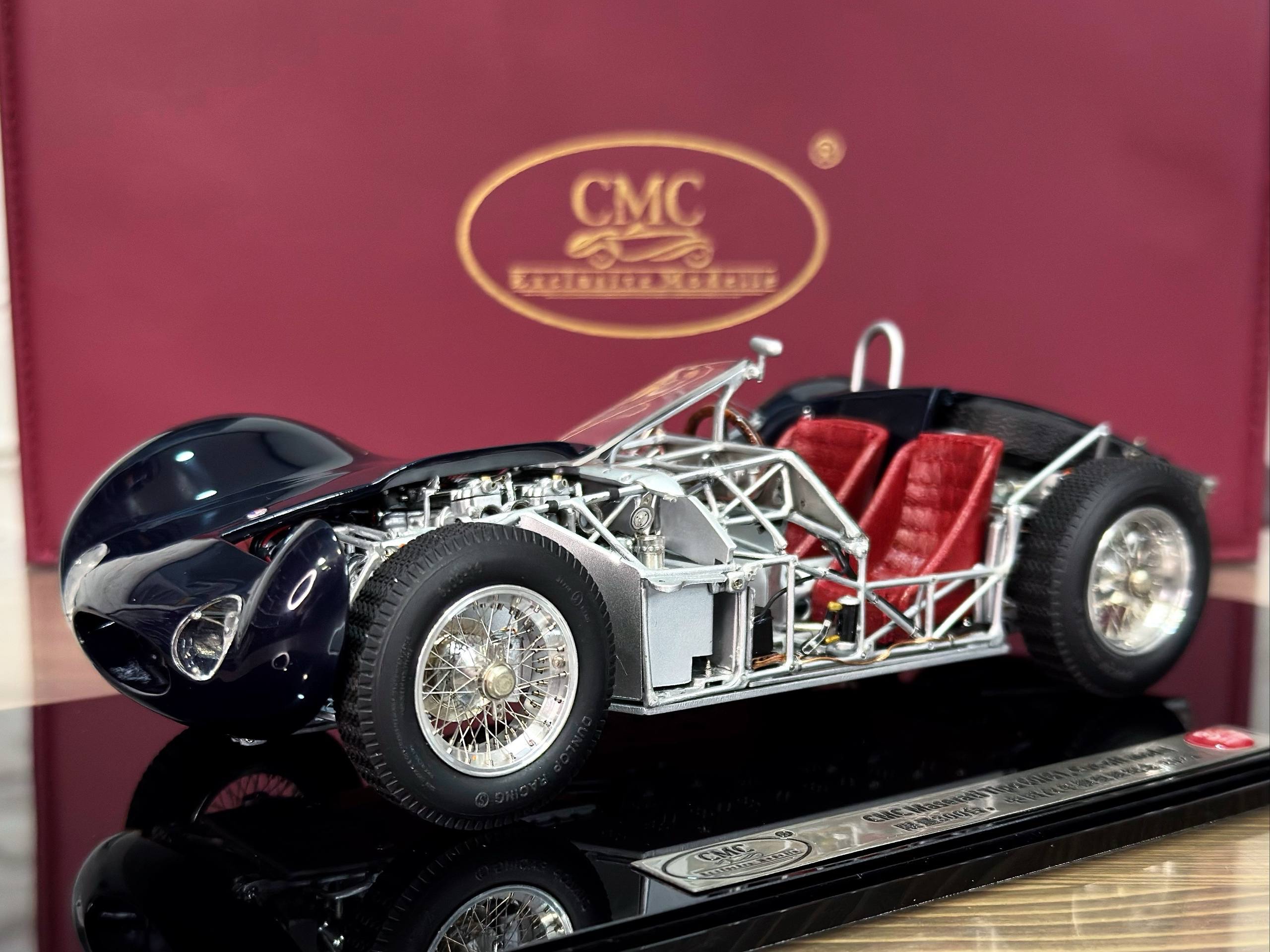 M-291 CMC Maserati Tipo 60/61 1960 Blue 1:18 + Showcase