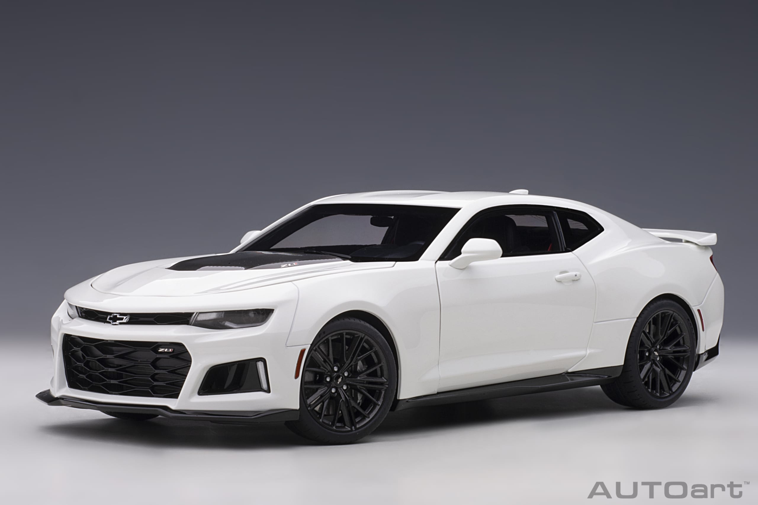 71206 AUTOart Chevrolet Camaro ZL1 2017  Summit White 1:18