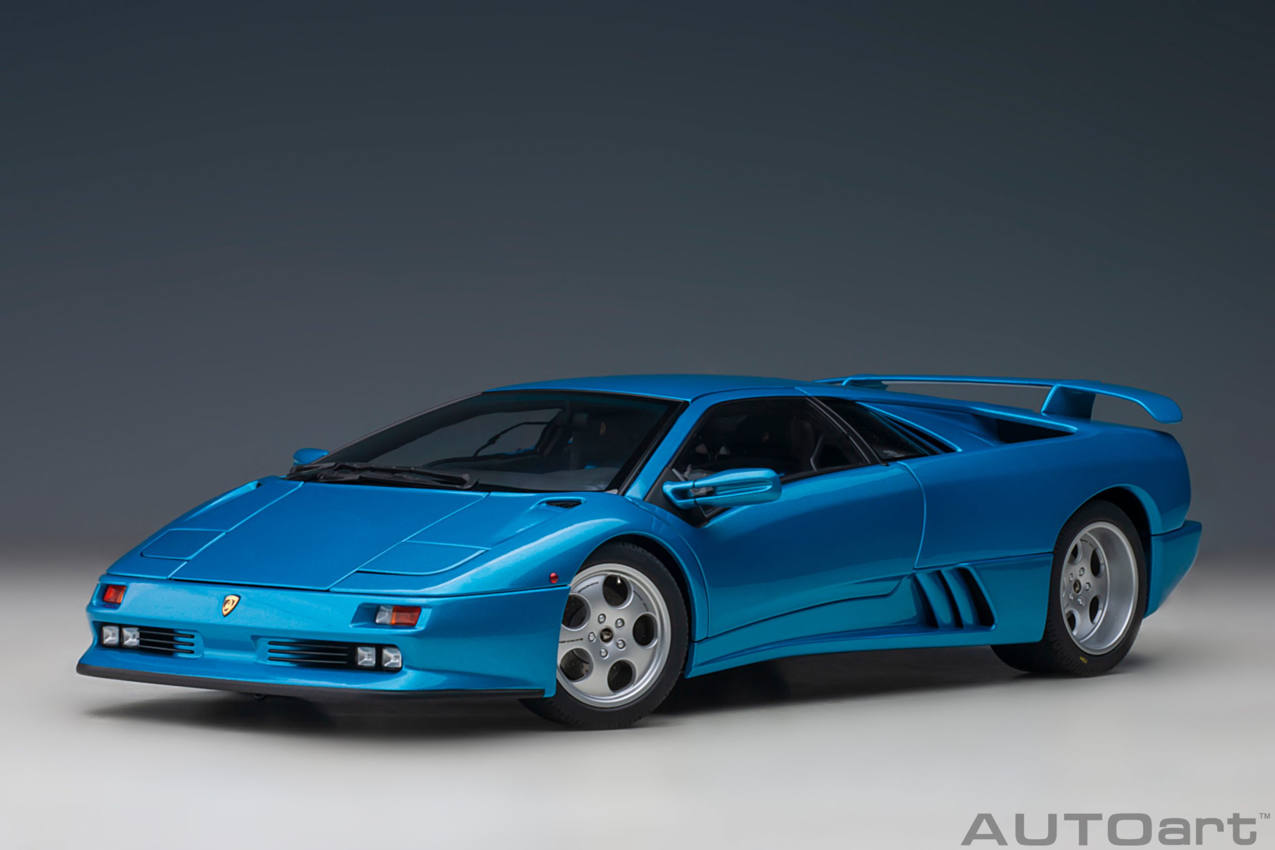 79156 AUTOart Lamborghini Diablo SE 30th  Anniversary Edition Blue Sirena/Metallic Blue 1:18