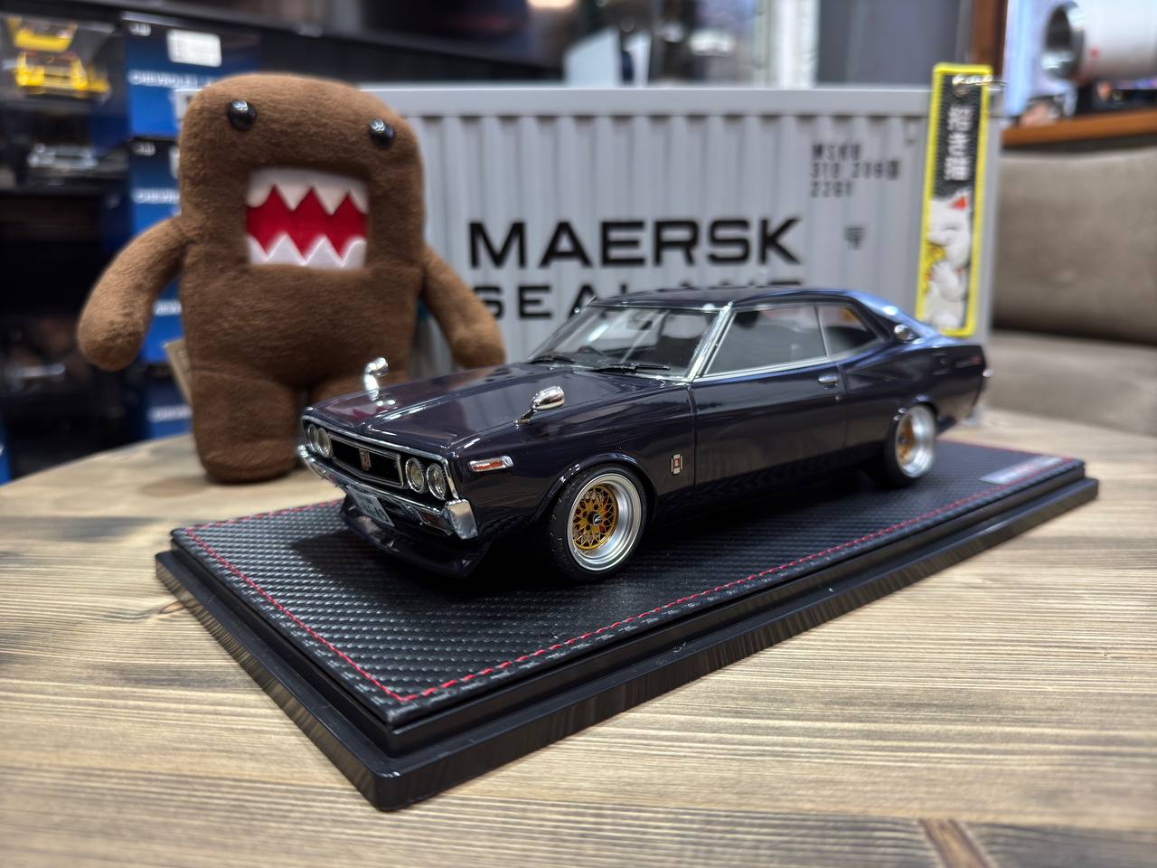 IG3009 Ignition Model Nissan Laurel 2000SGX (C130) Purple 1:18