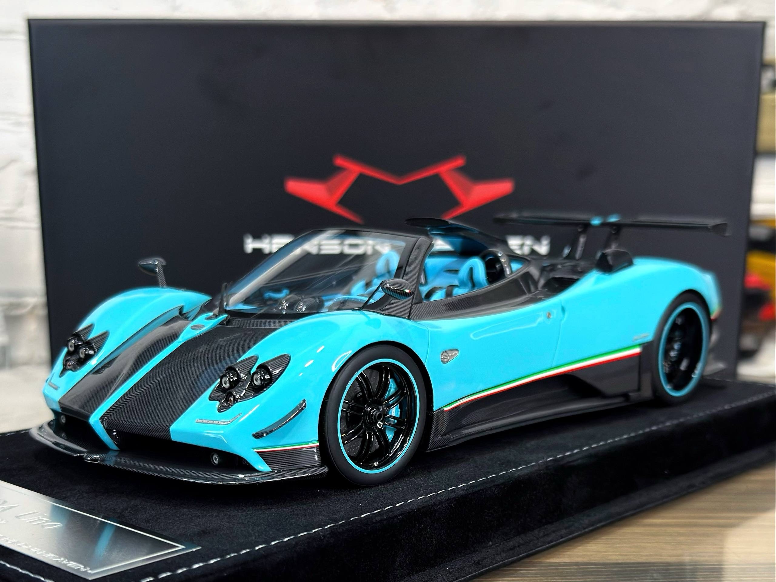 Henson & Heaven Pagani Zonda Uno Chassis #76122 1:18