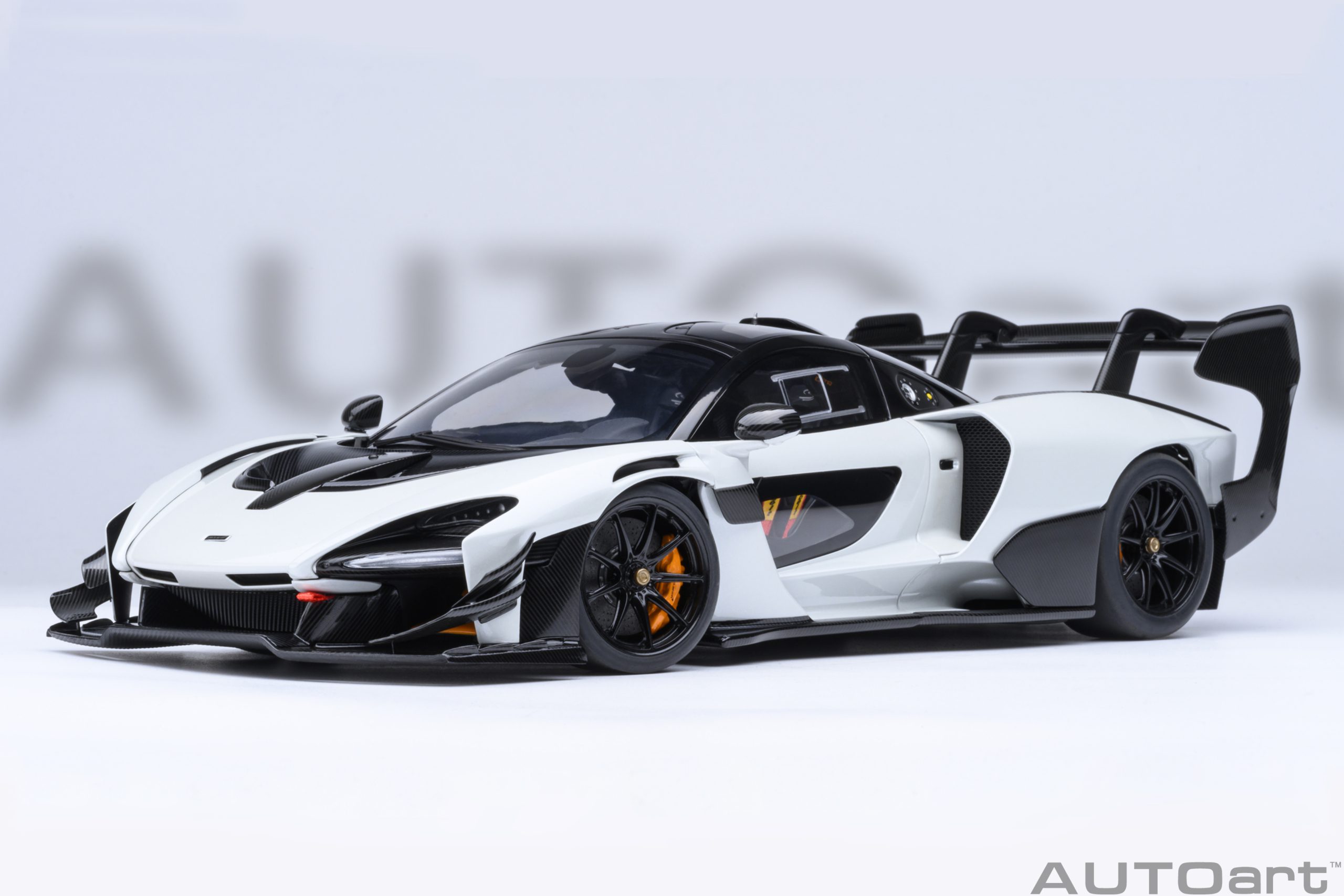 81953 AUTOart McLaren Senna GTR Silica White 1:18