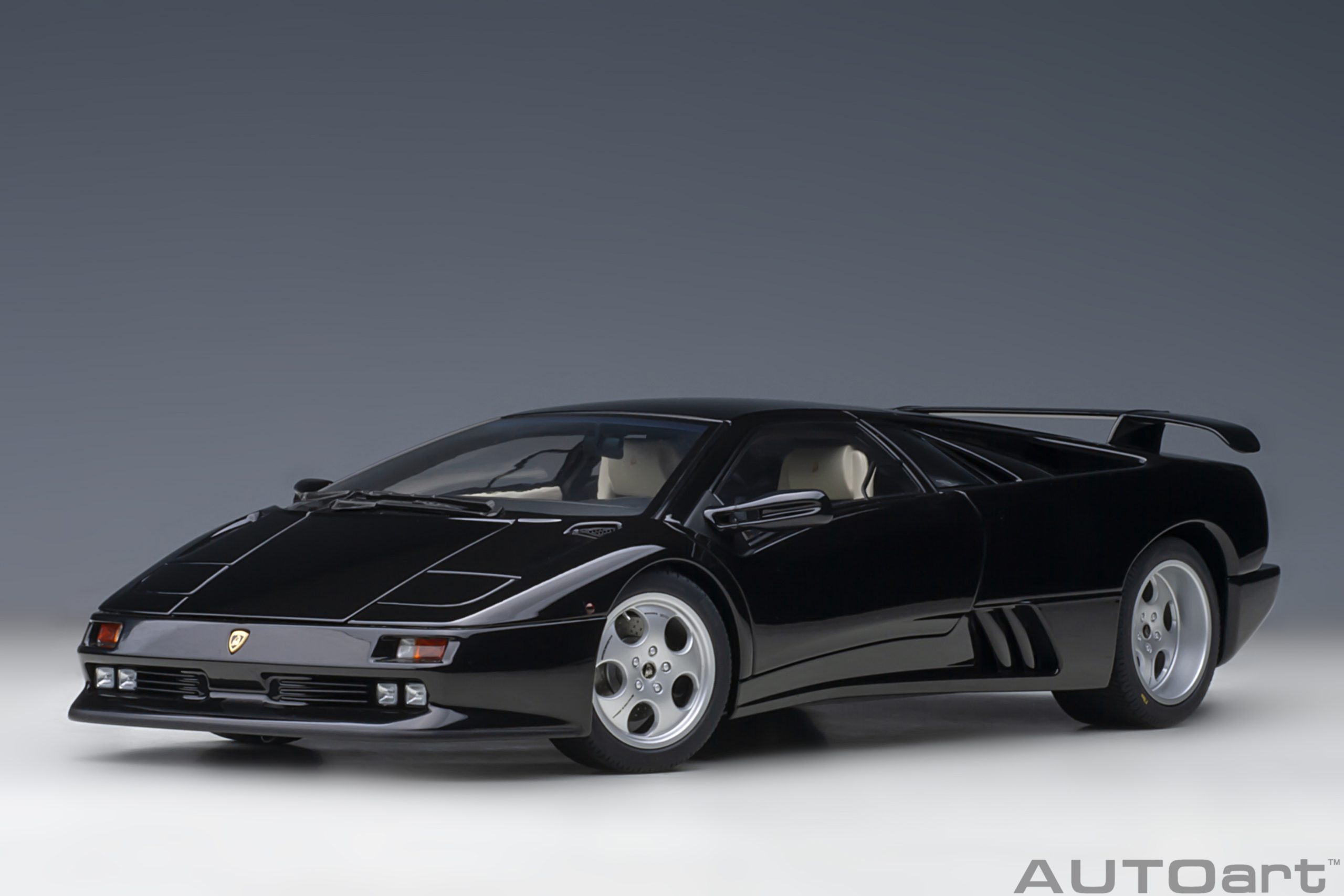 79159 AUTOart Lamborghini Diablo SE 30th Anniversary Edition Deep Black Metallic 1:18
