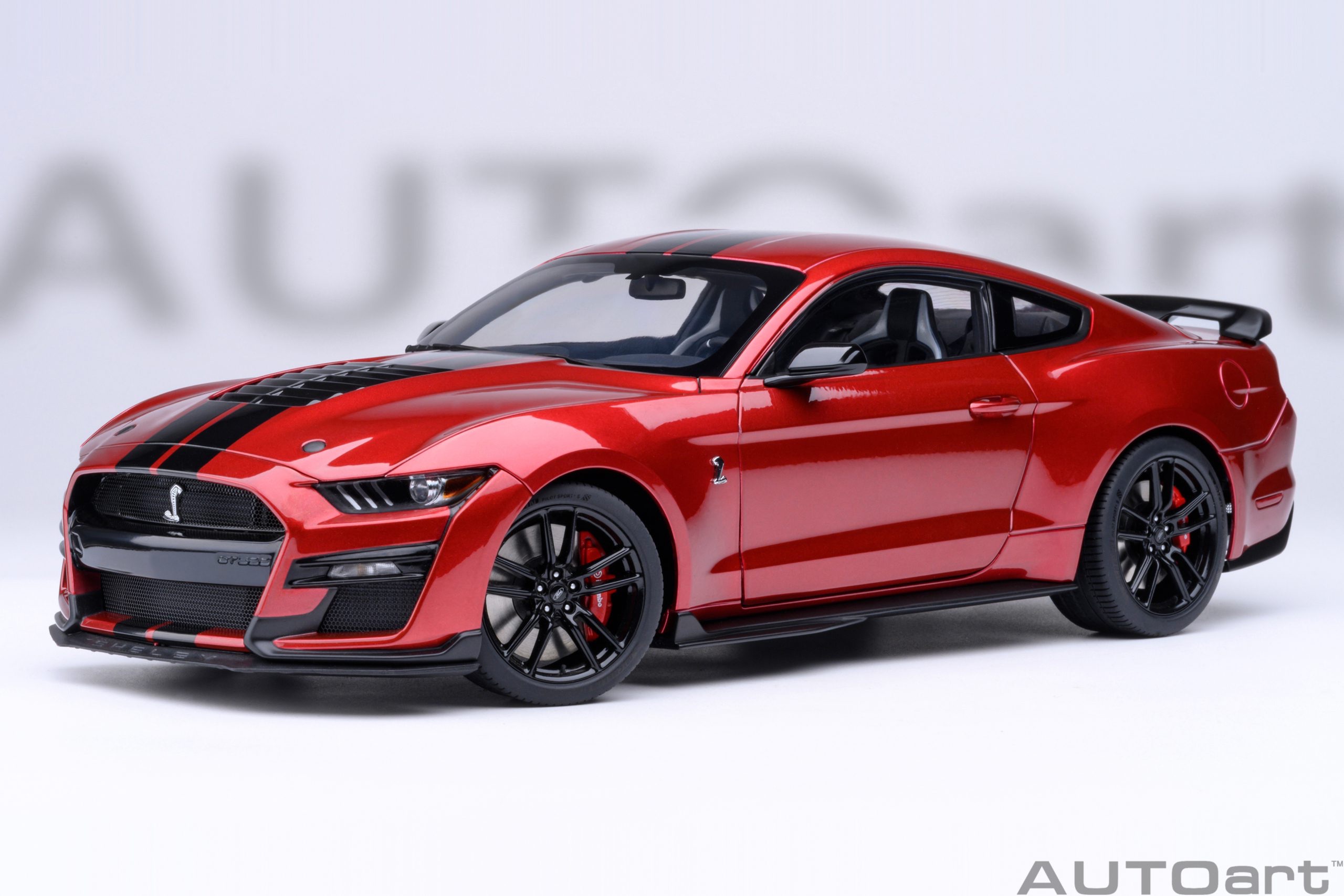 73098 AUTOart Ford Mustang Shelby GT500 Rapid Red 1:18