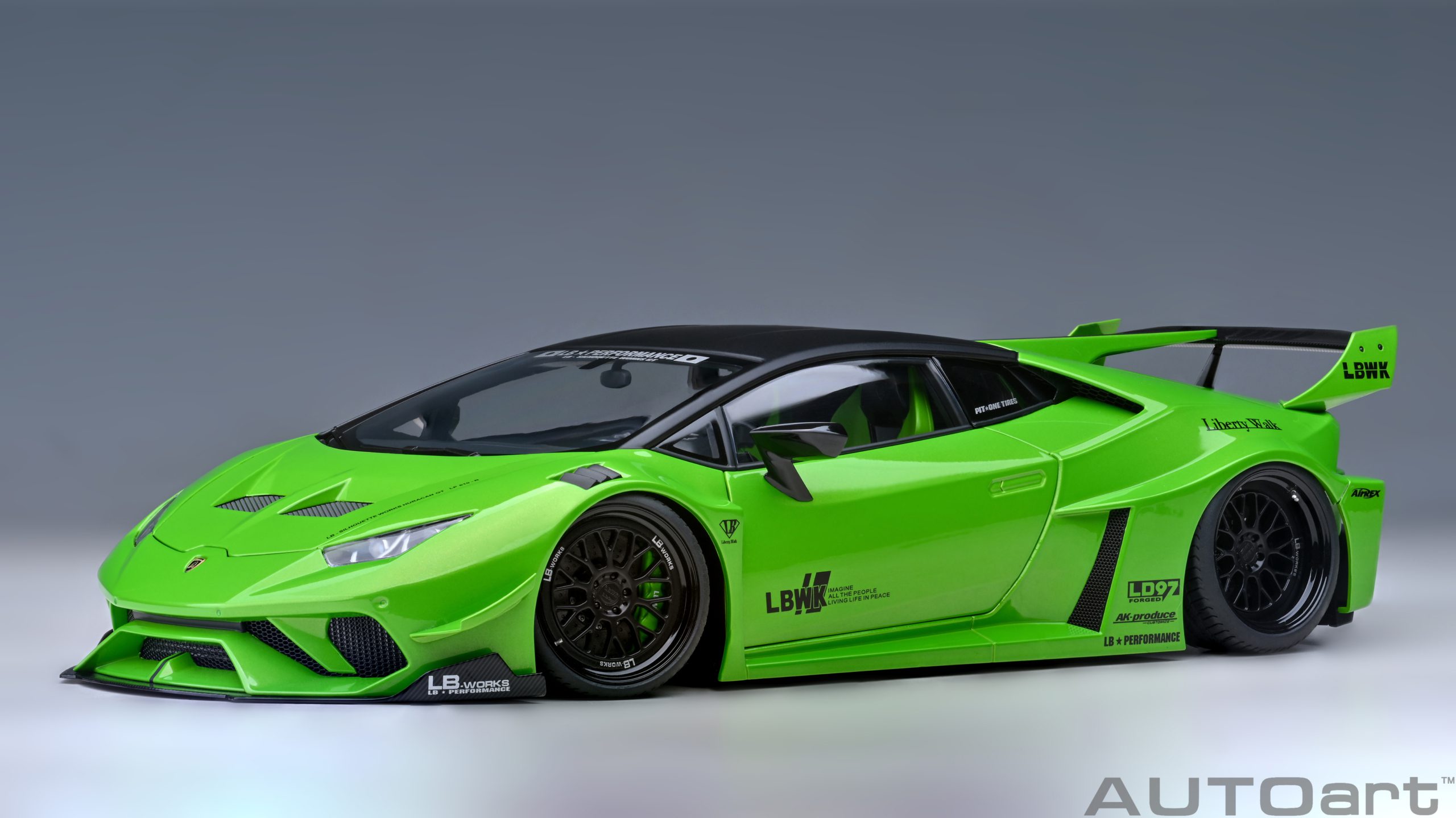 79128 AUTOart Liberty Walk LB Silhouette Lamborghini Huracán GT Pearl Green 1:18