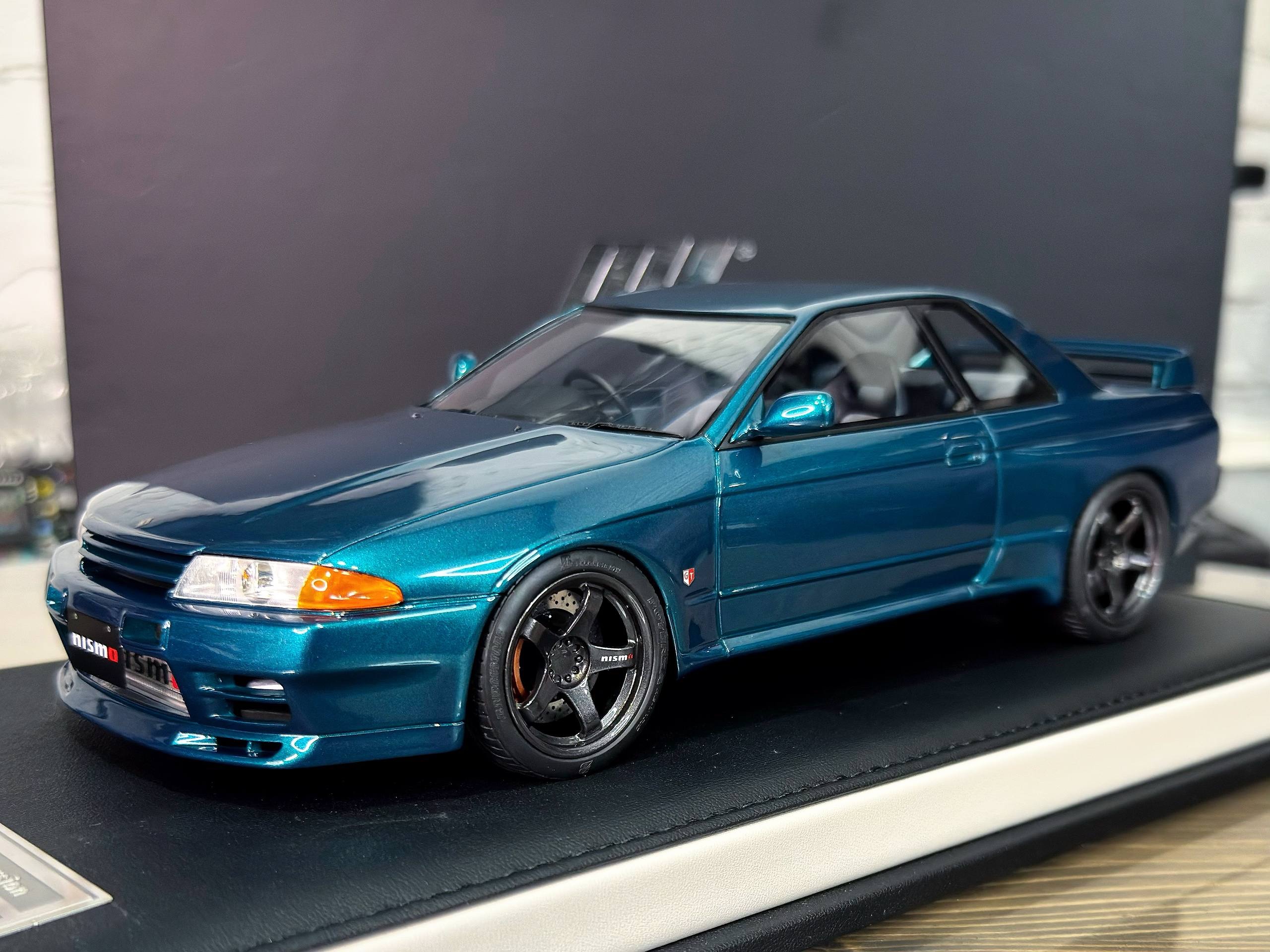 MH029MG Motorhelix Nissan Skyline GT-R R32 Customized Version Pearl Blue 1:18