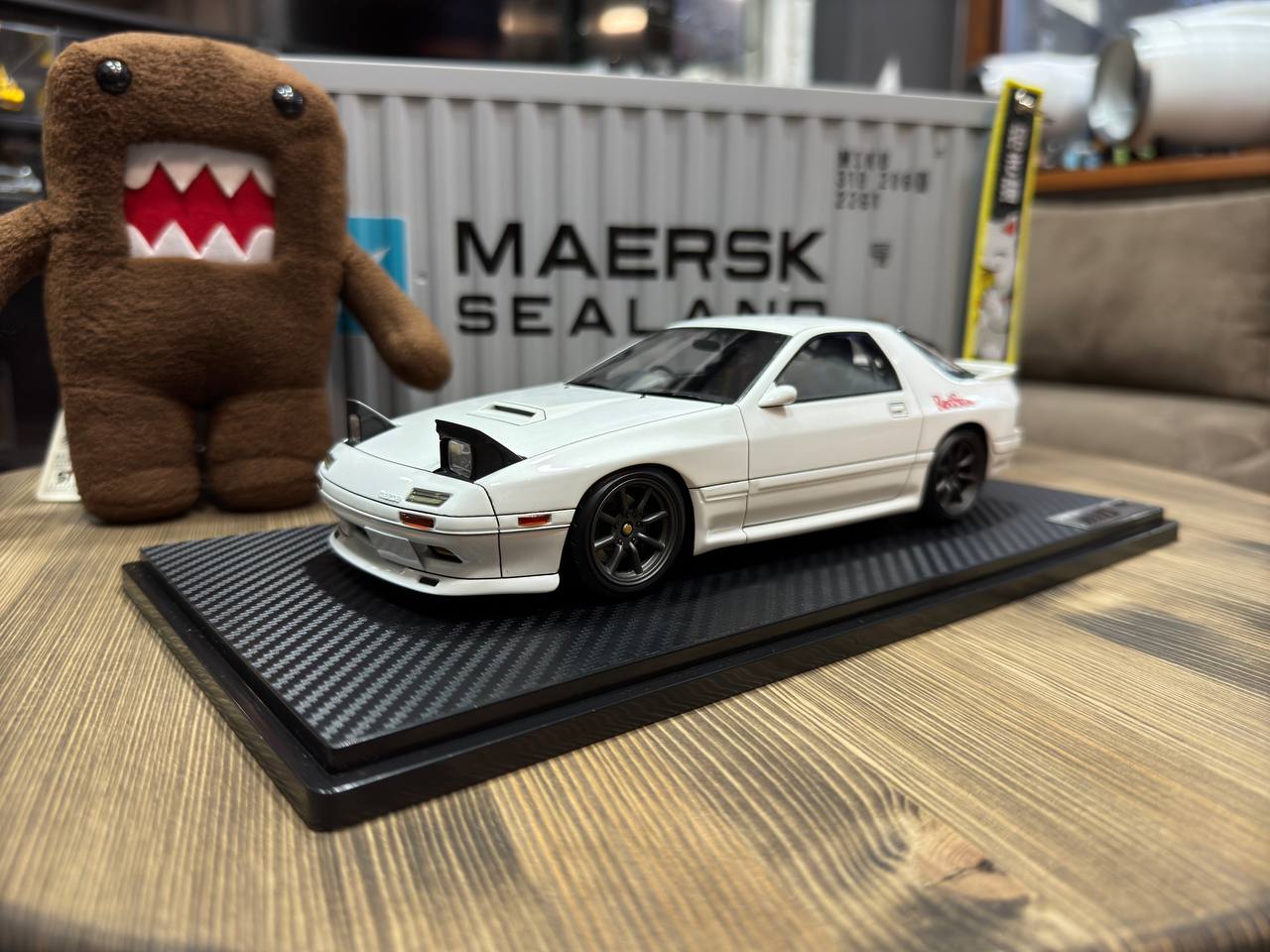 IG2870 Ignition Model Mazda Savanna RX-7 Infini (FC3S) White 1:18