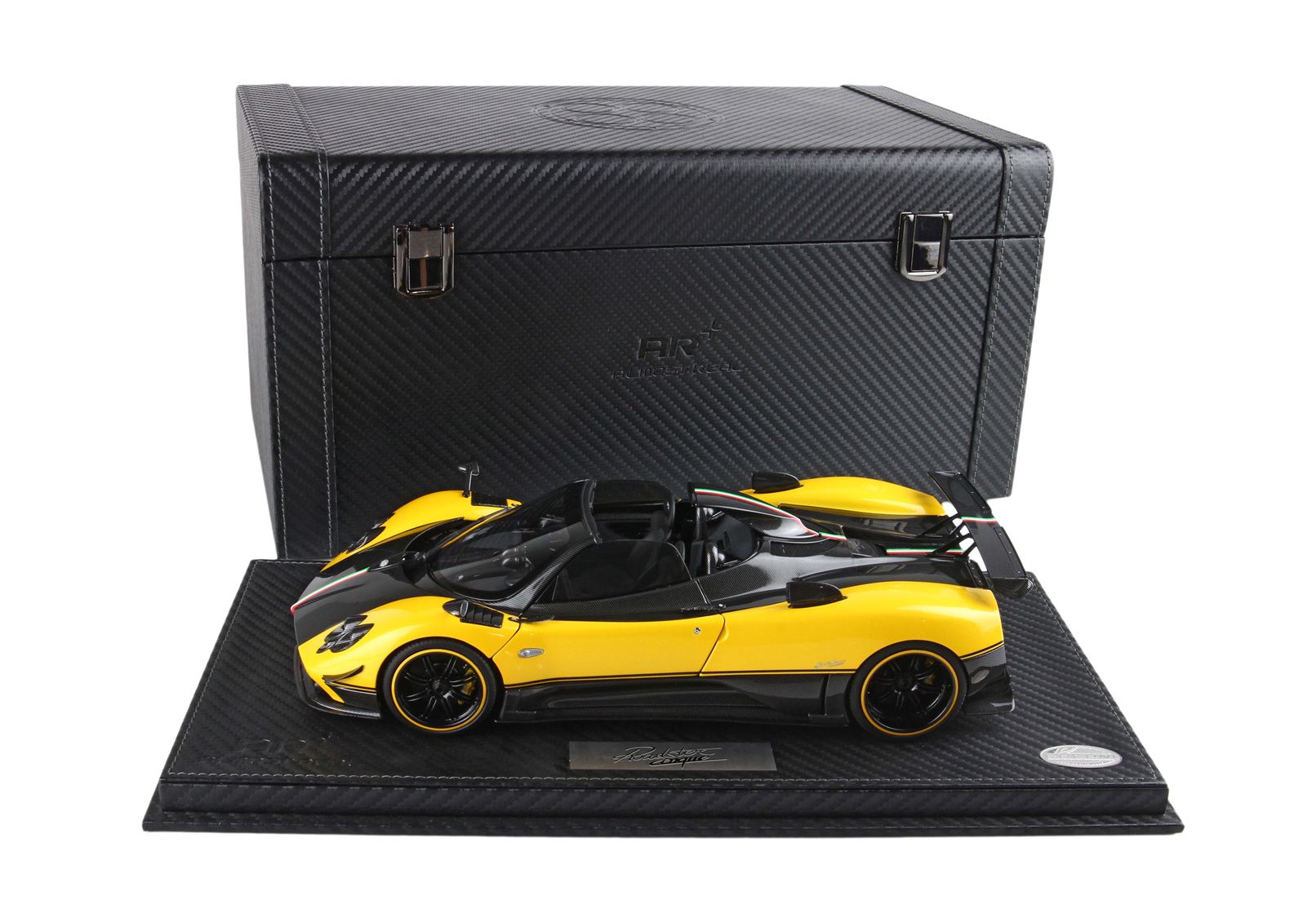 850613021DIE BBR Models/Almost Real Pagani Zonda Cinque Roadster Giallo Ginevra Special Pack 1:18