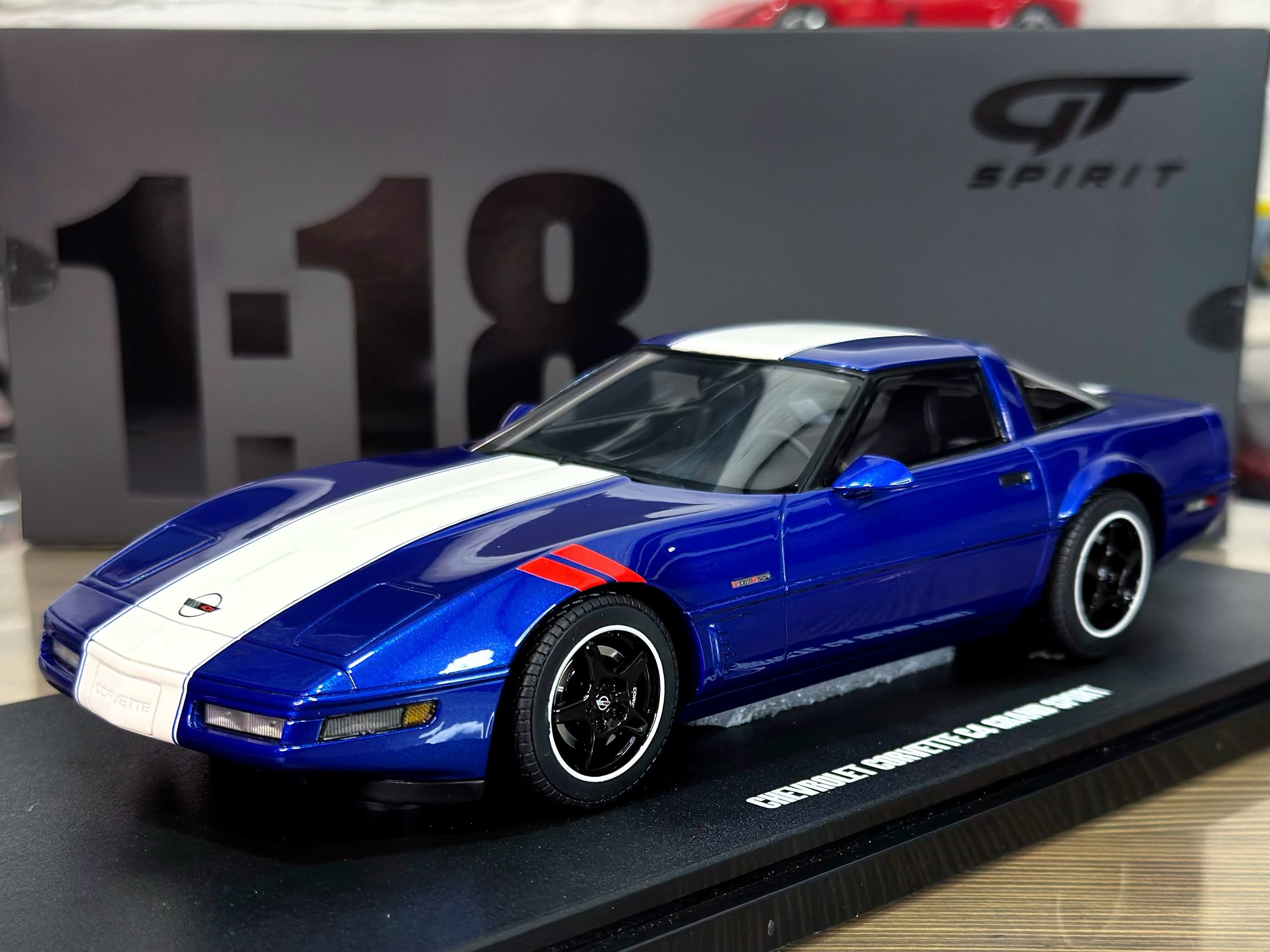 GT538 GT Spirit Chevrolet Corvette C4 Gran Sport Admiral Blue 1996 1:18