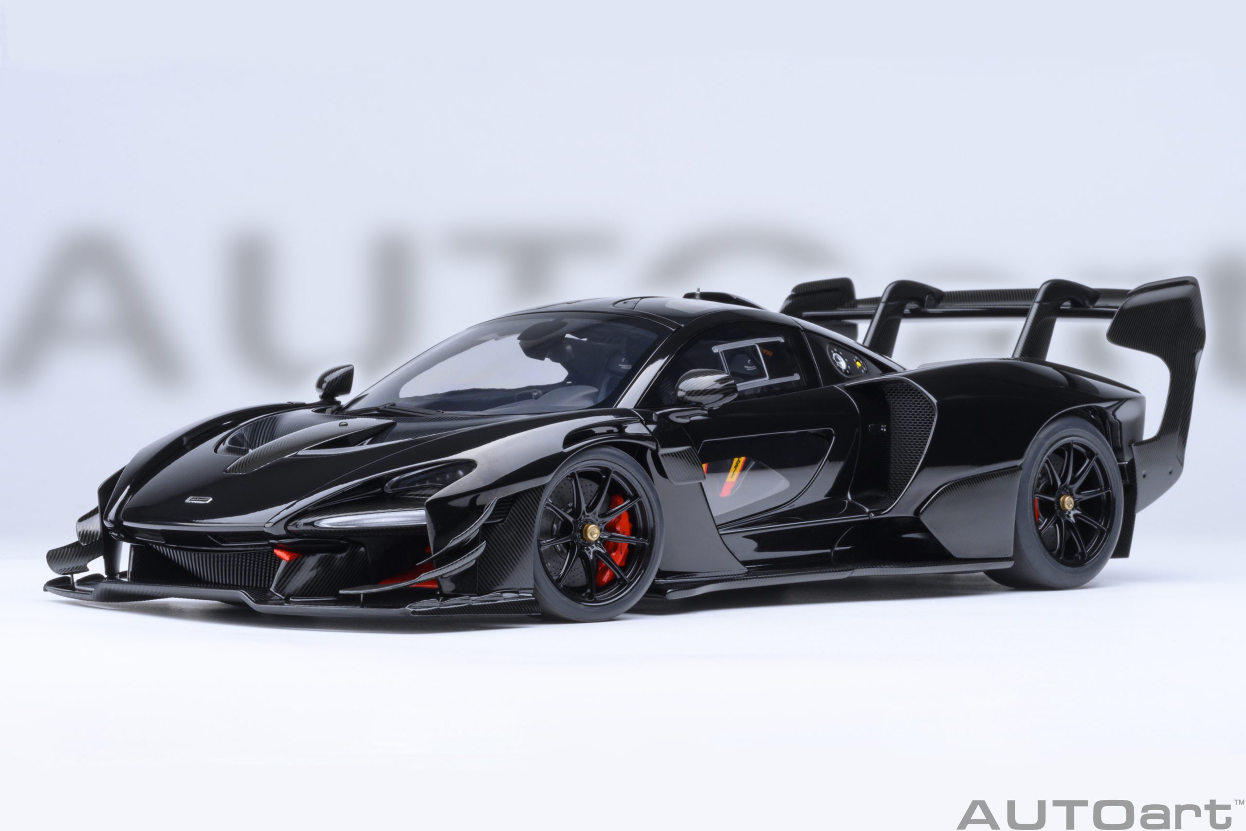 81954 AUTOart McLaren Senna GTR Onyx Black 1:18