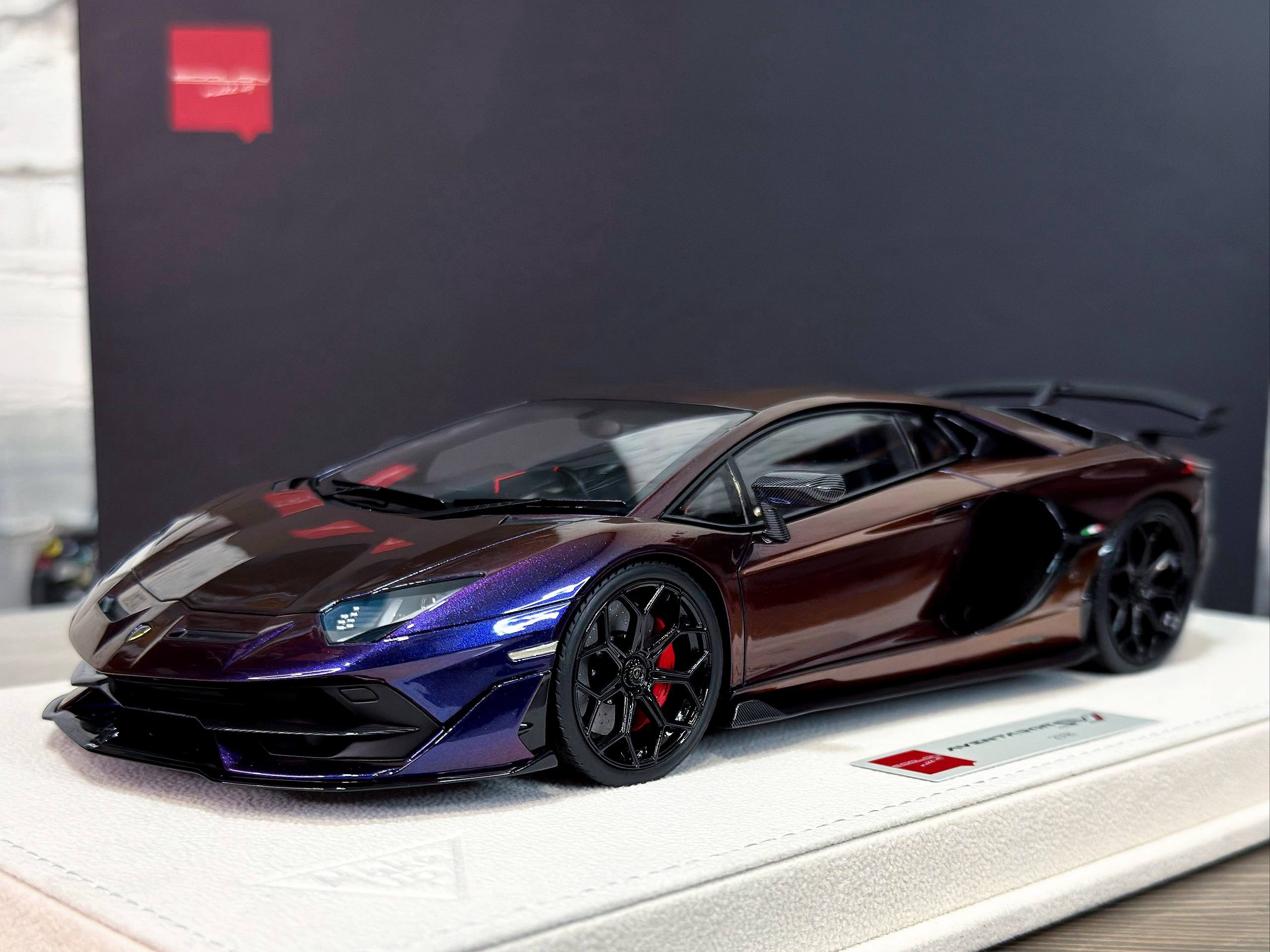 EML052J Make Up Lamborghini Aventador SVJ 2018 (Leirion Wheel) Blu Hal 1:18
