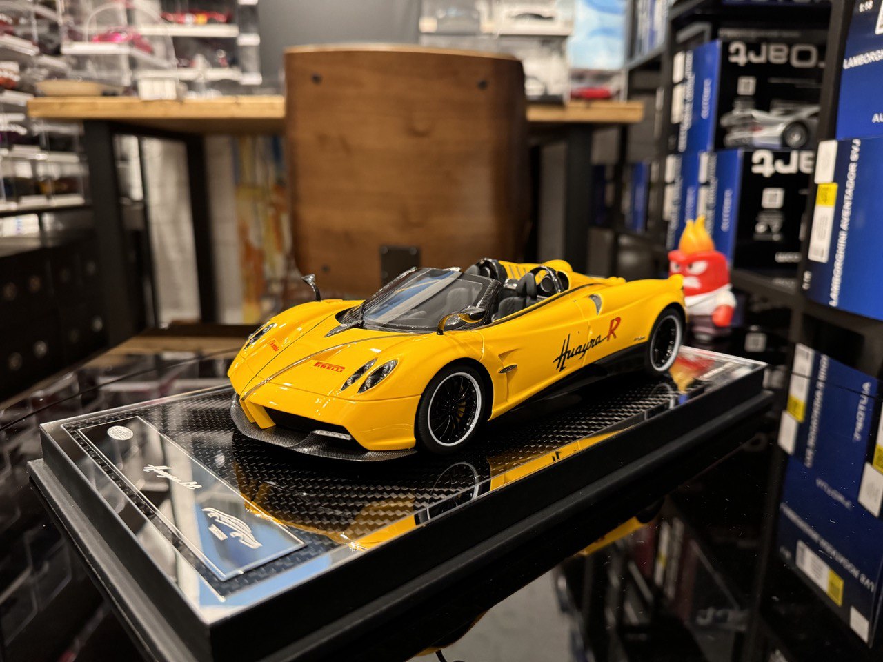 YY Pagani Huayra BC Желтый 1:18