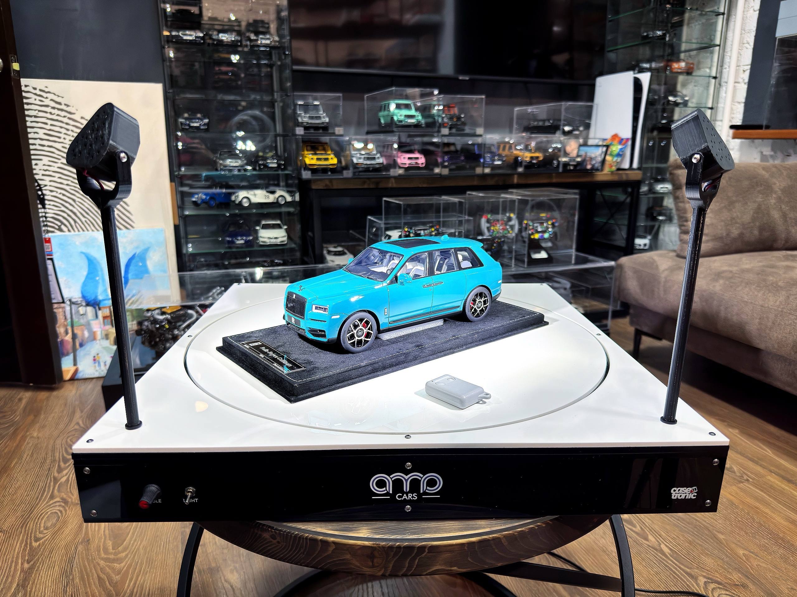 Case Tronic x Ama Cars Photo Video Stand