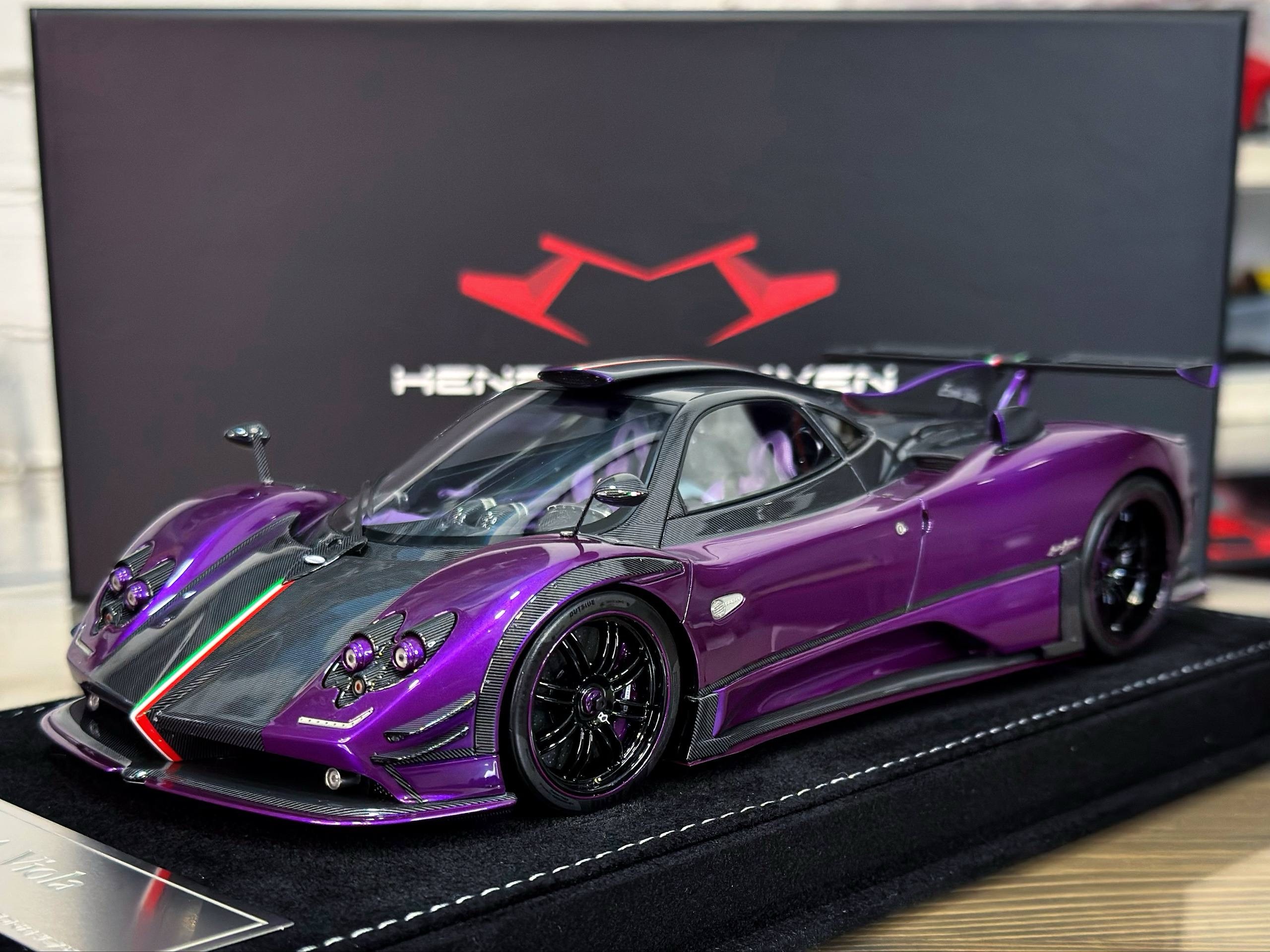 Henson & Heaven Pagani Zonda Chassis #76125 Viola 1:18