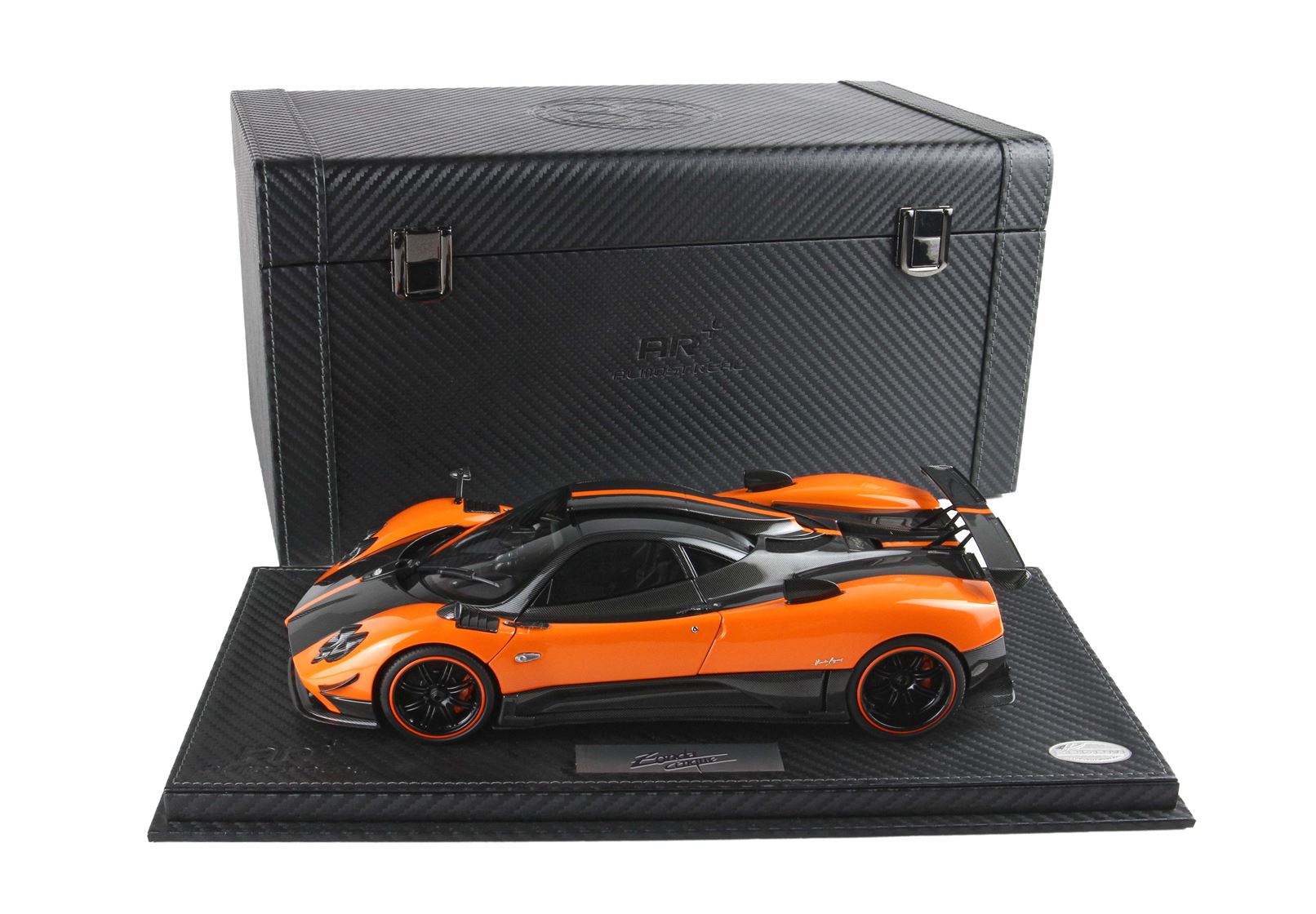 850603021DIE BBR Models/Almost Real Pagani Zonda Cinque Coupe Arancio St. Tropez — Special Pack