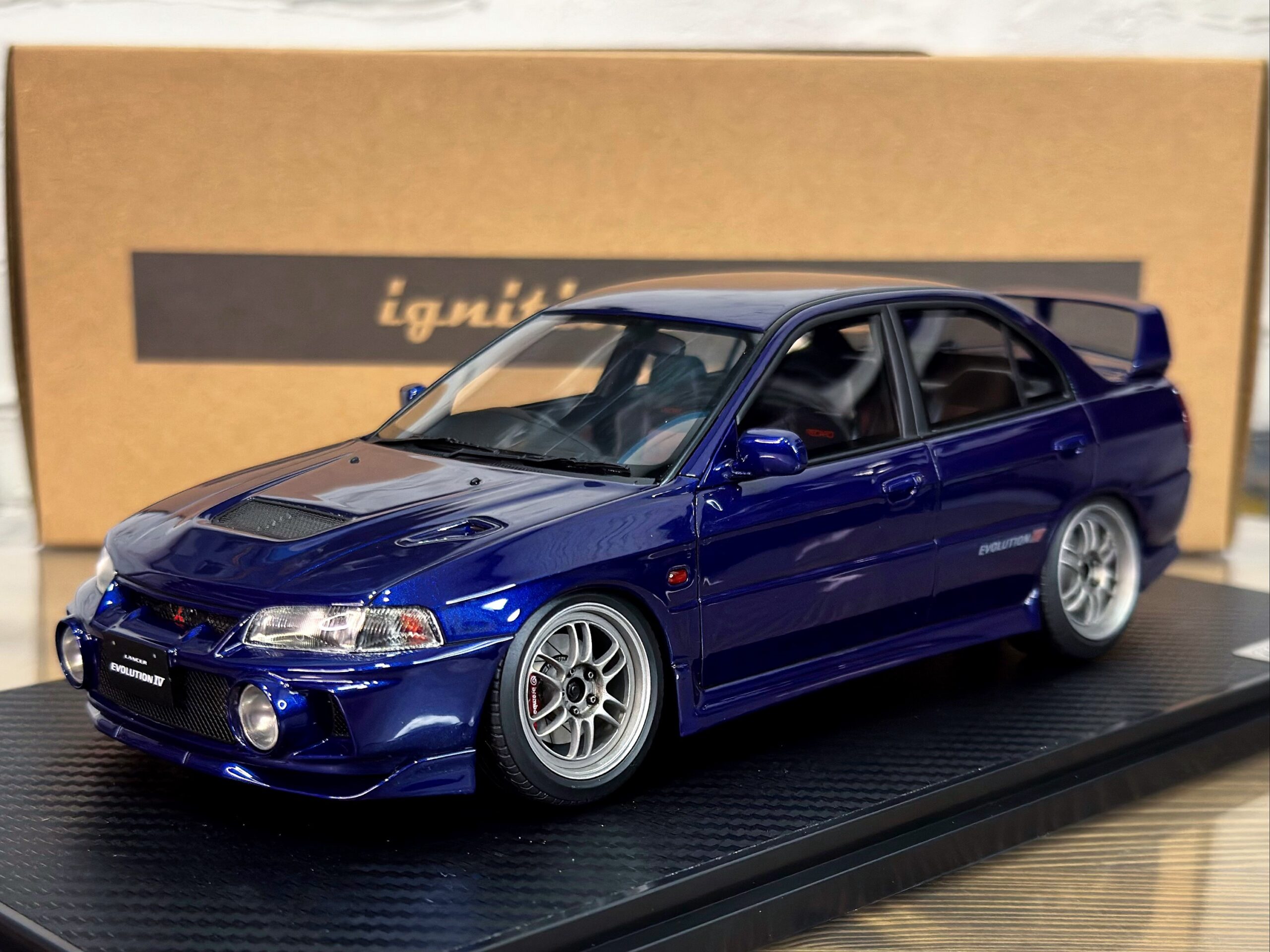 IG3784 Ignition Model Mitsubishi Lancer Evolution IV (CN9A) Dark Blue 1:18